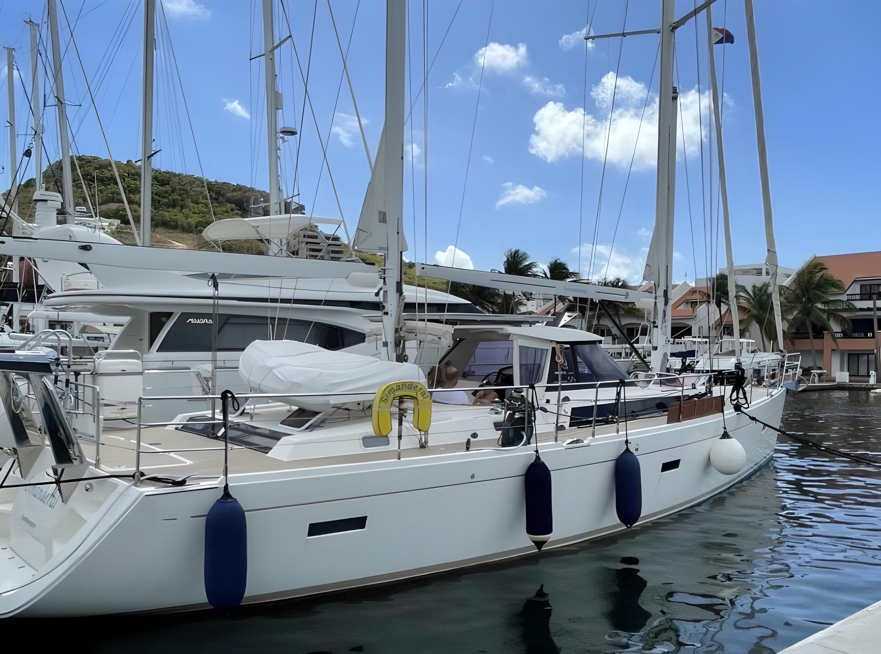 2012 Amel 55 Marina