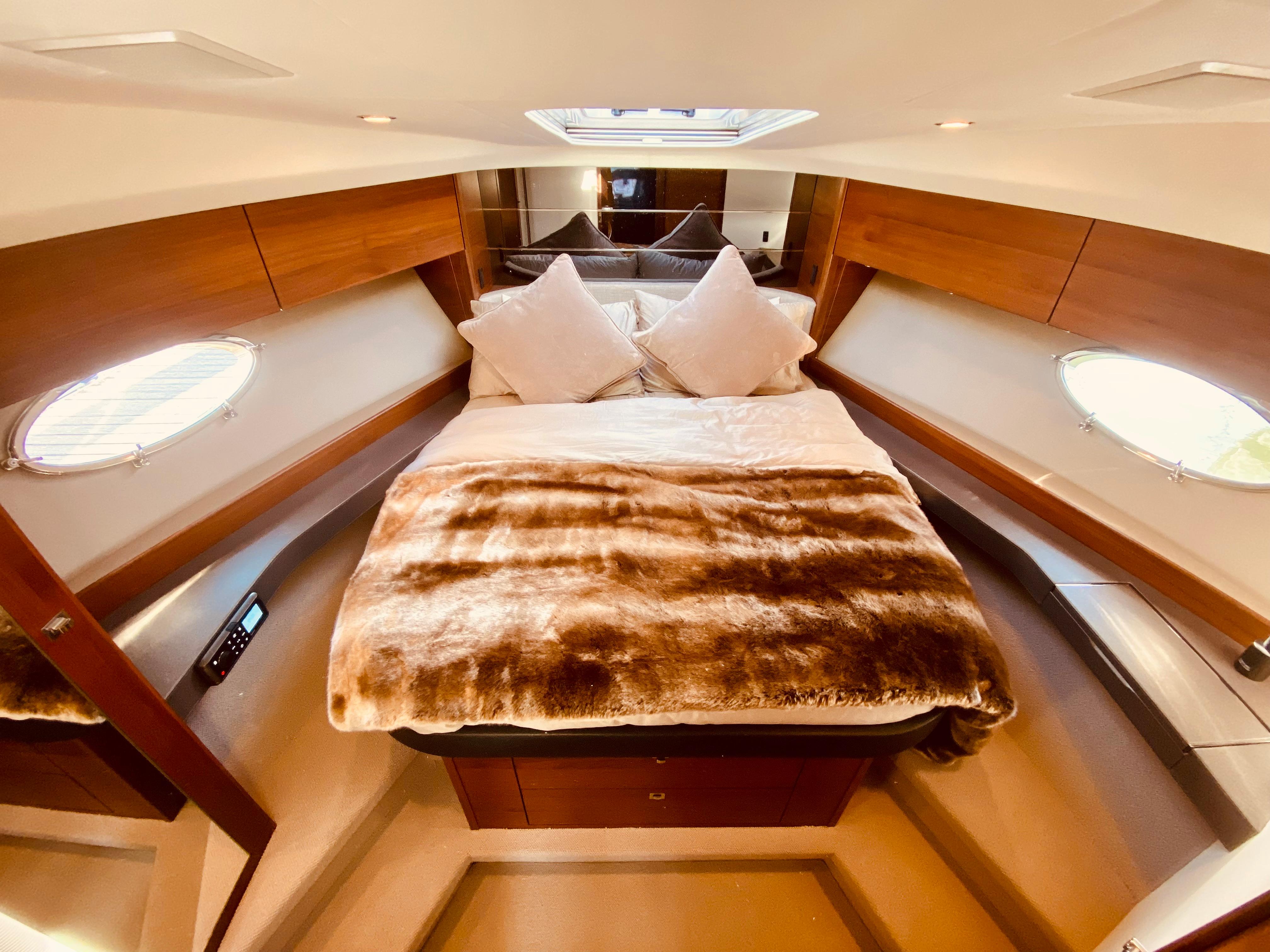 2013 Princess V39