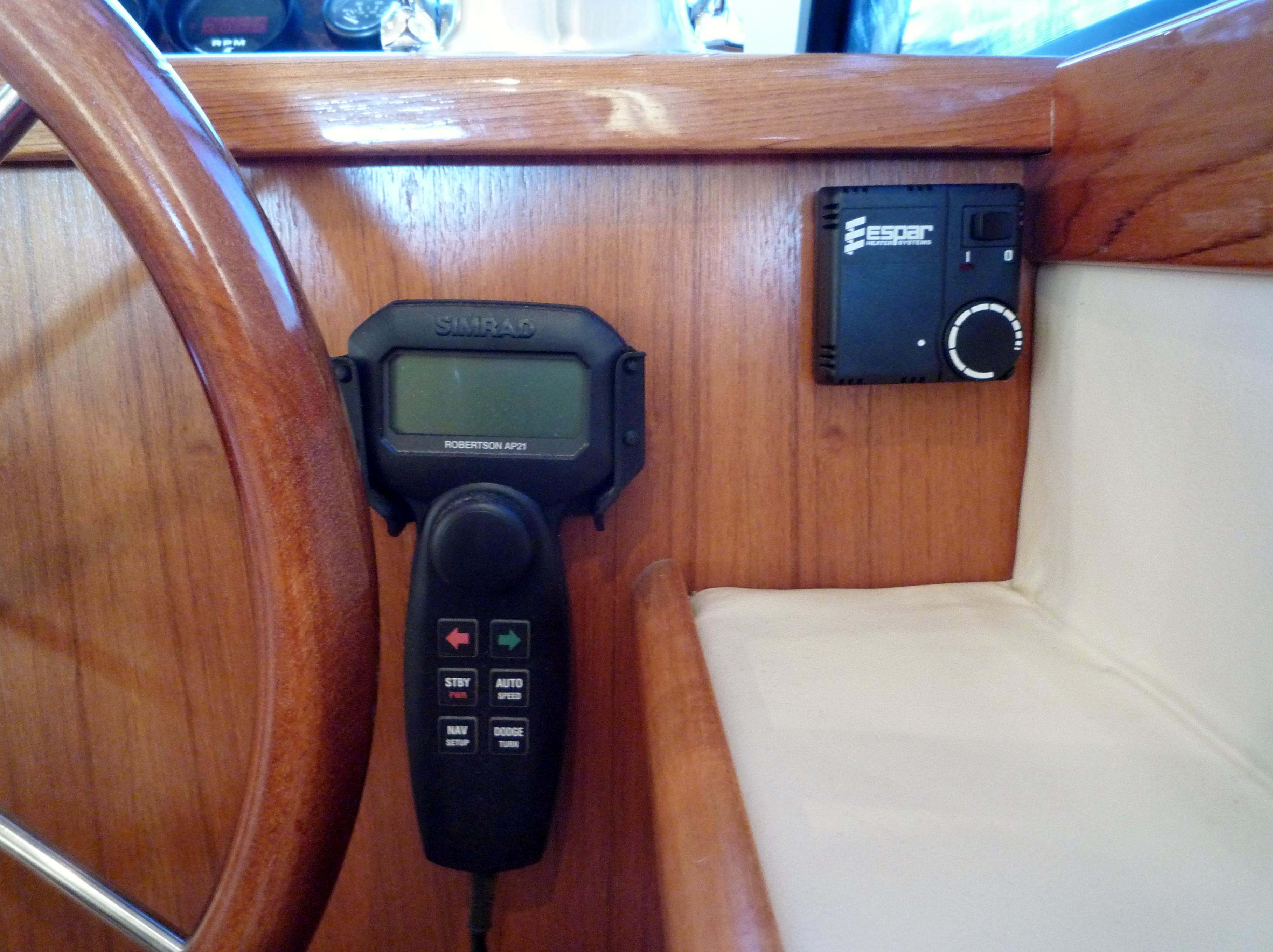2001 Riviera Twin Cabin Convertible #TBTW366101 inventory image at Sun Country Yachts, South Lake Union (Seattle)