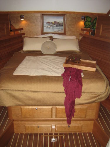 Forward Island Berth