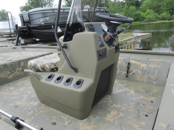 2022 Tracker Boats boat for sale, model of the boat is 1860 CC & Image # 13 of 15