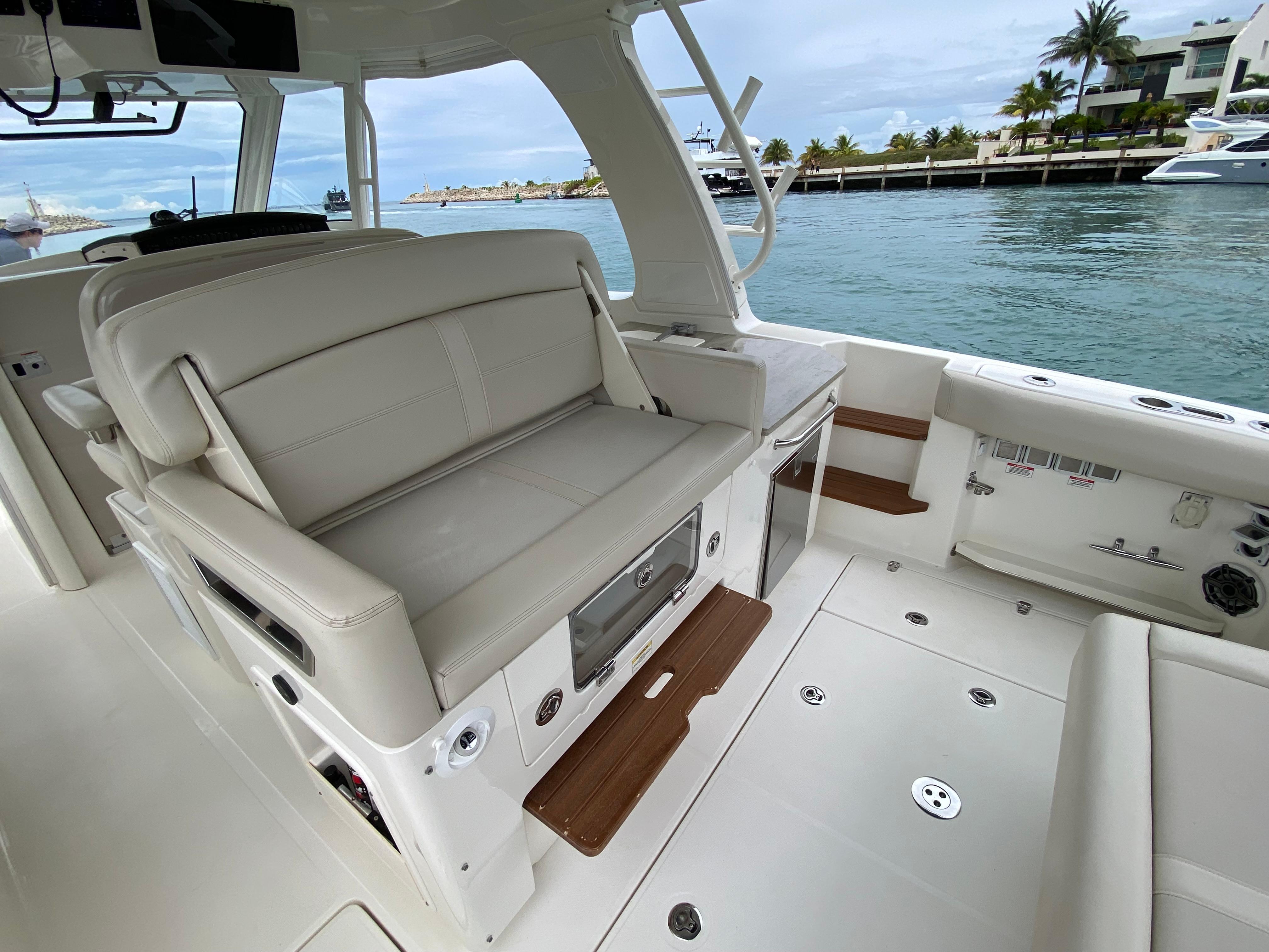 2021 Boston Whaler