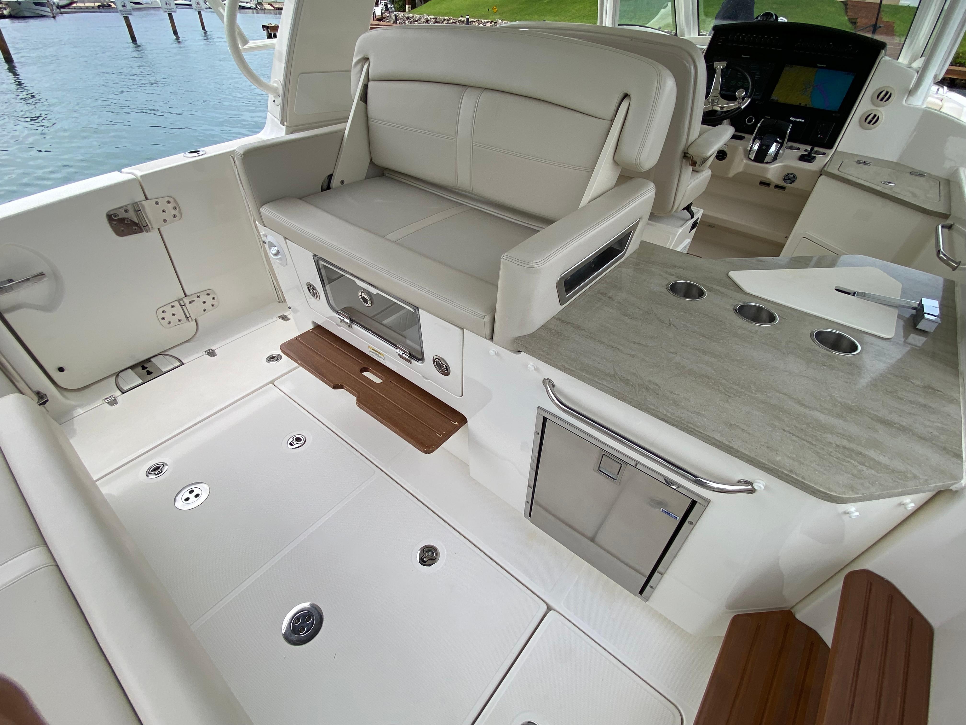 2021 Boston Whaler