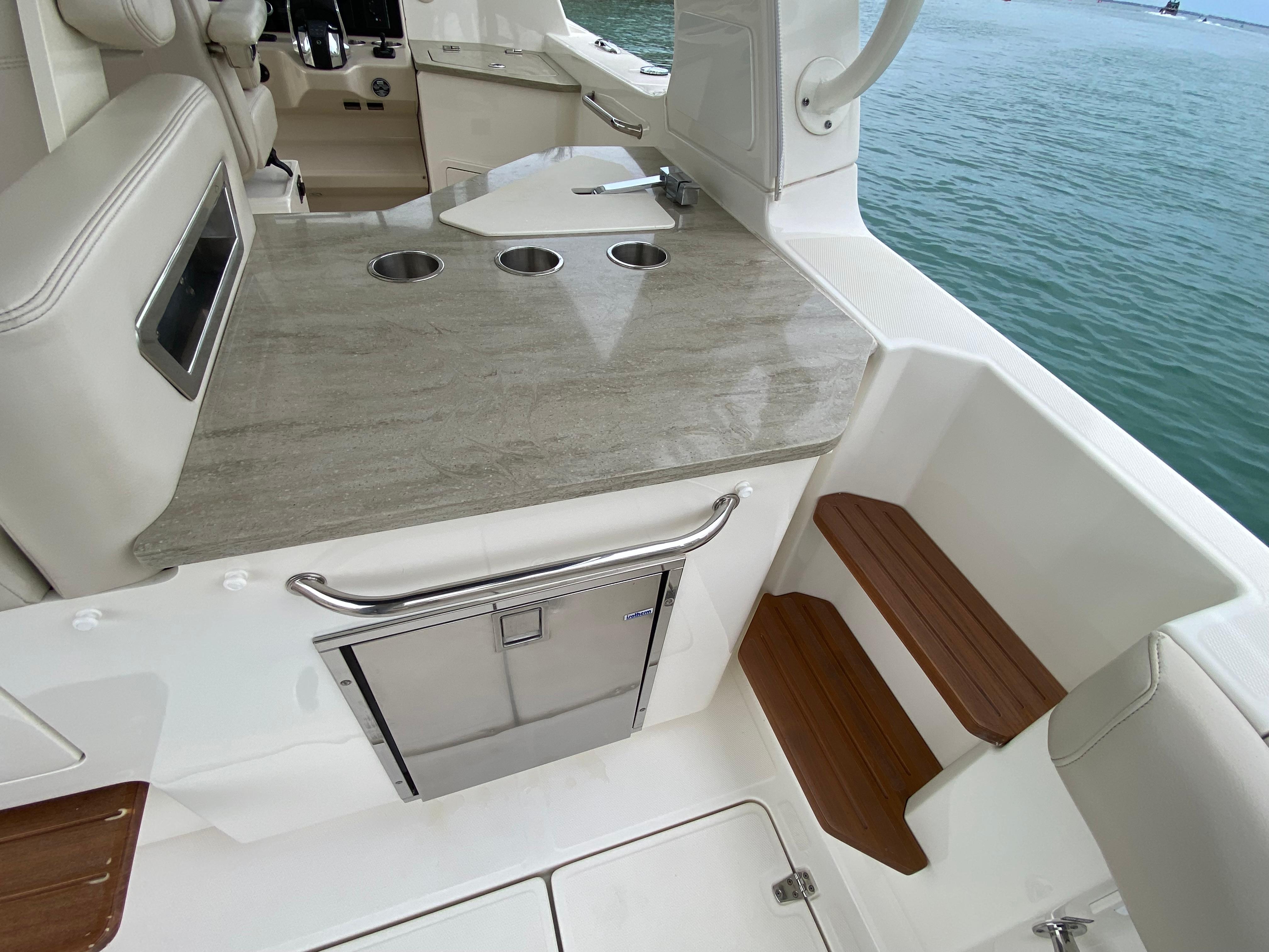 2021 Boston Whaler 350 Realm Yacht Photos Pics 