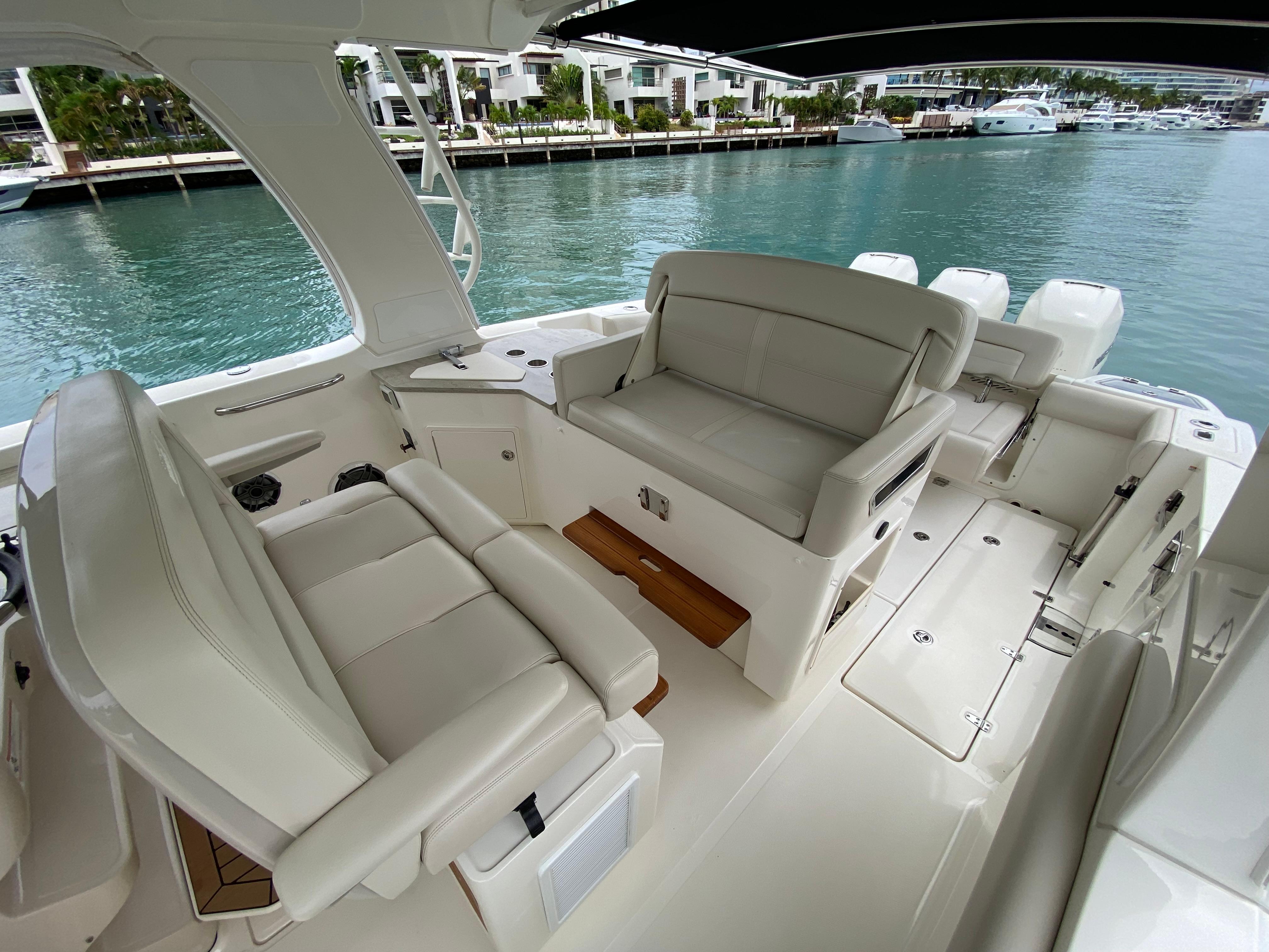 2021 Boston Whaler 350 Realm Yacht Photos Pics 