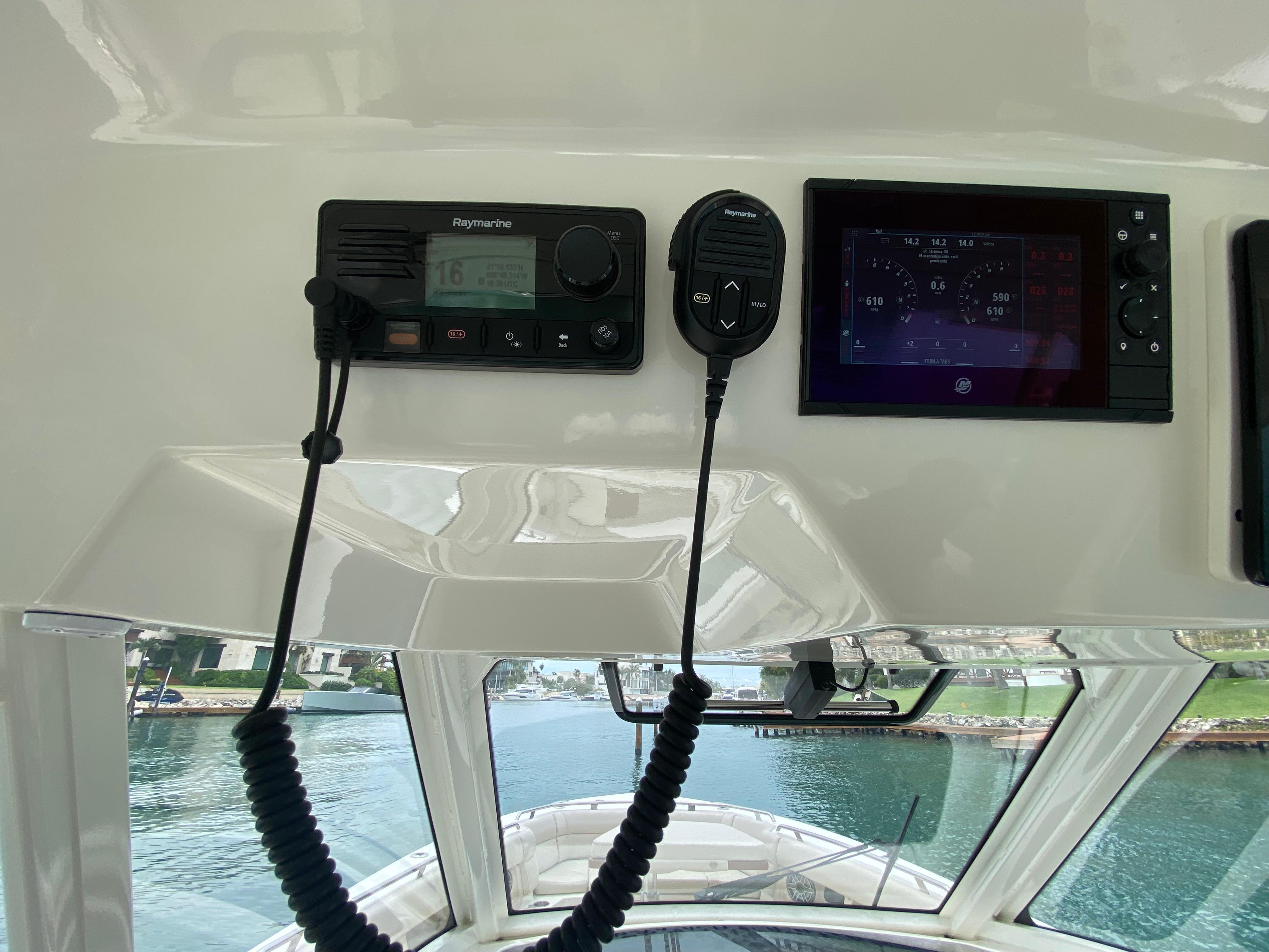 2021 Boston Whaler 350 Realm Yacht Photos Pics 