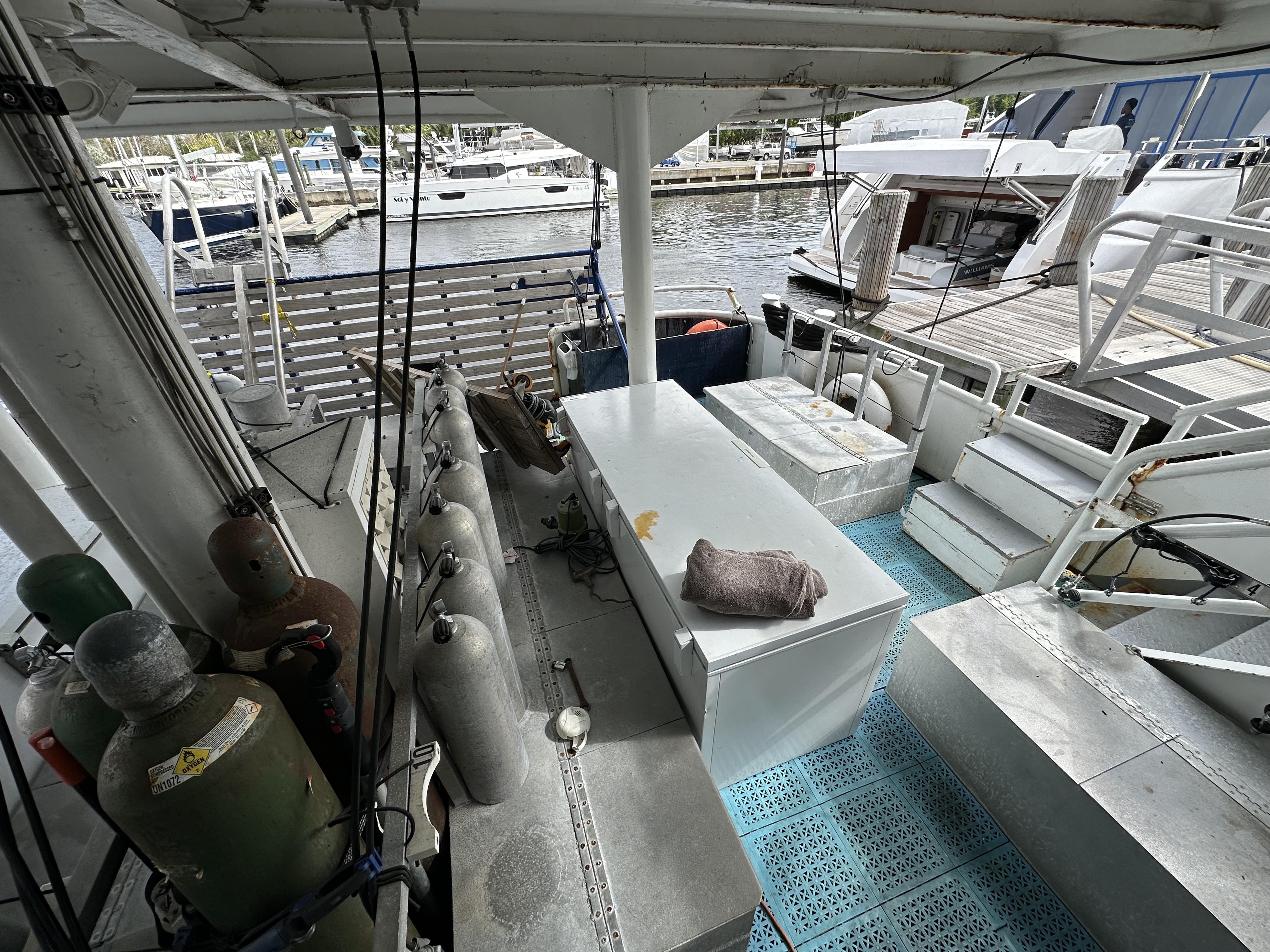 Custom-Dive Boat 1965-93 Dive Boat FL-US-9654997 | Thumbnail