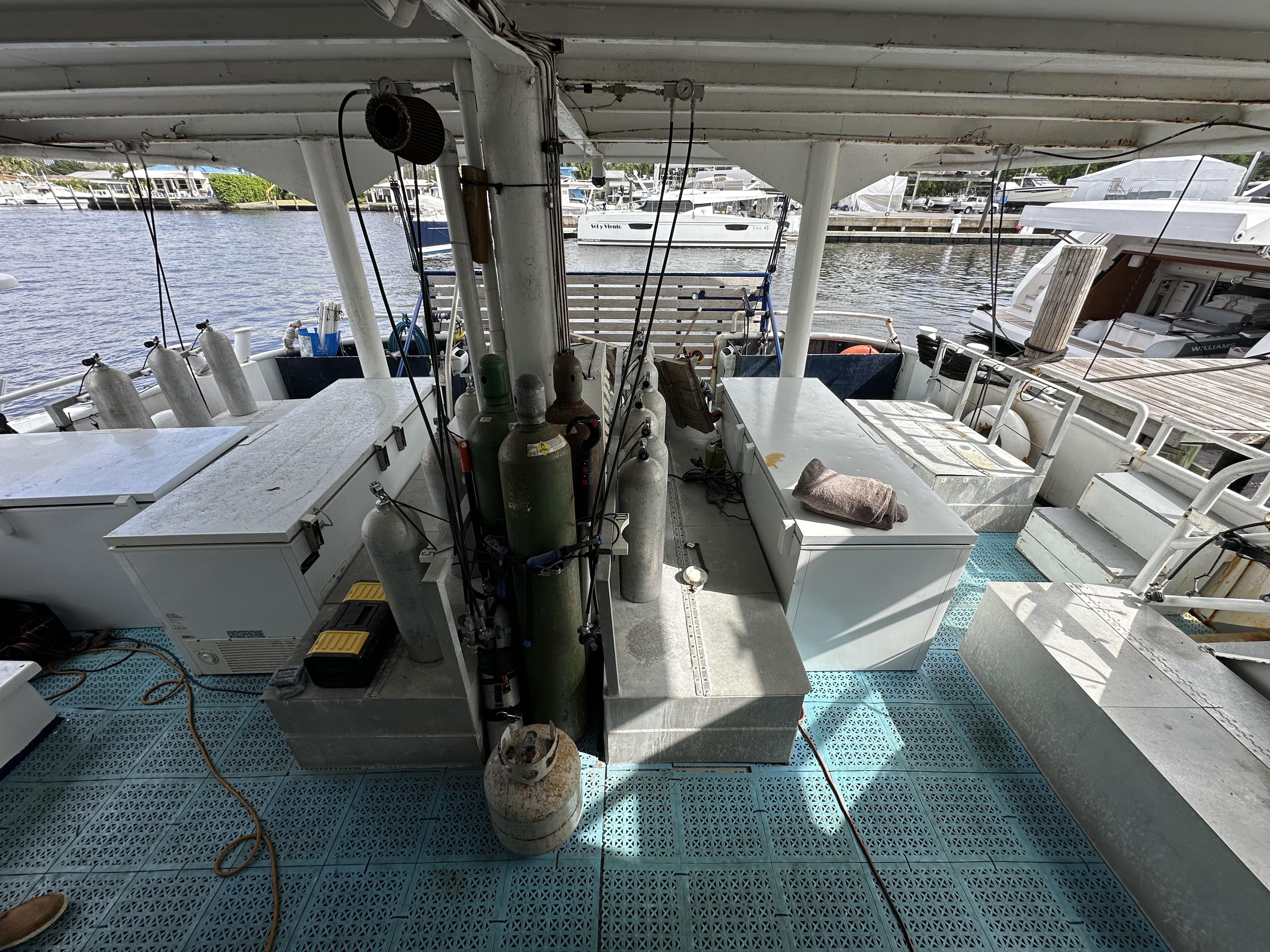 Custom-Dive Boat 1965-93 Dive Boat FL-US-9654997 | Thumbnail
