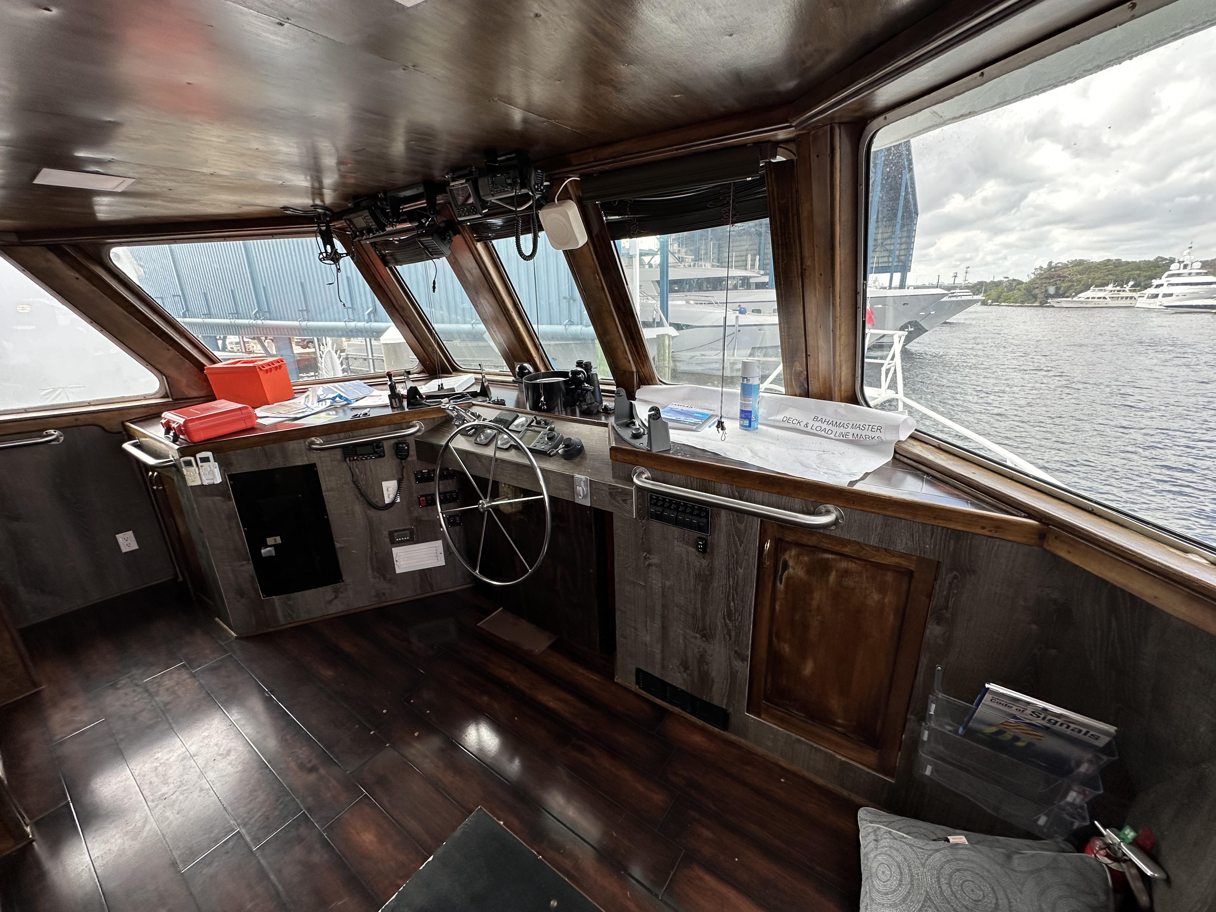 Custom-Dive Boat 1965-93 Dive Boat FL-US-9654997 | Thumbnail