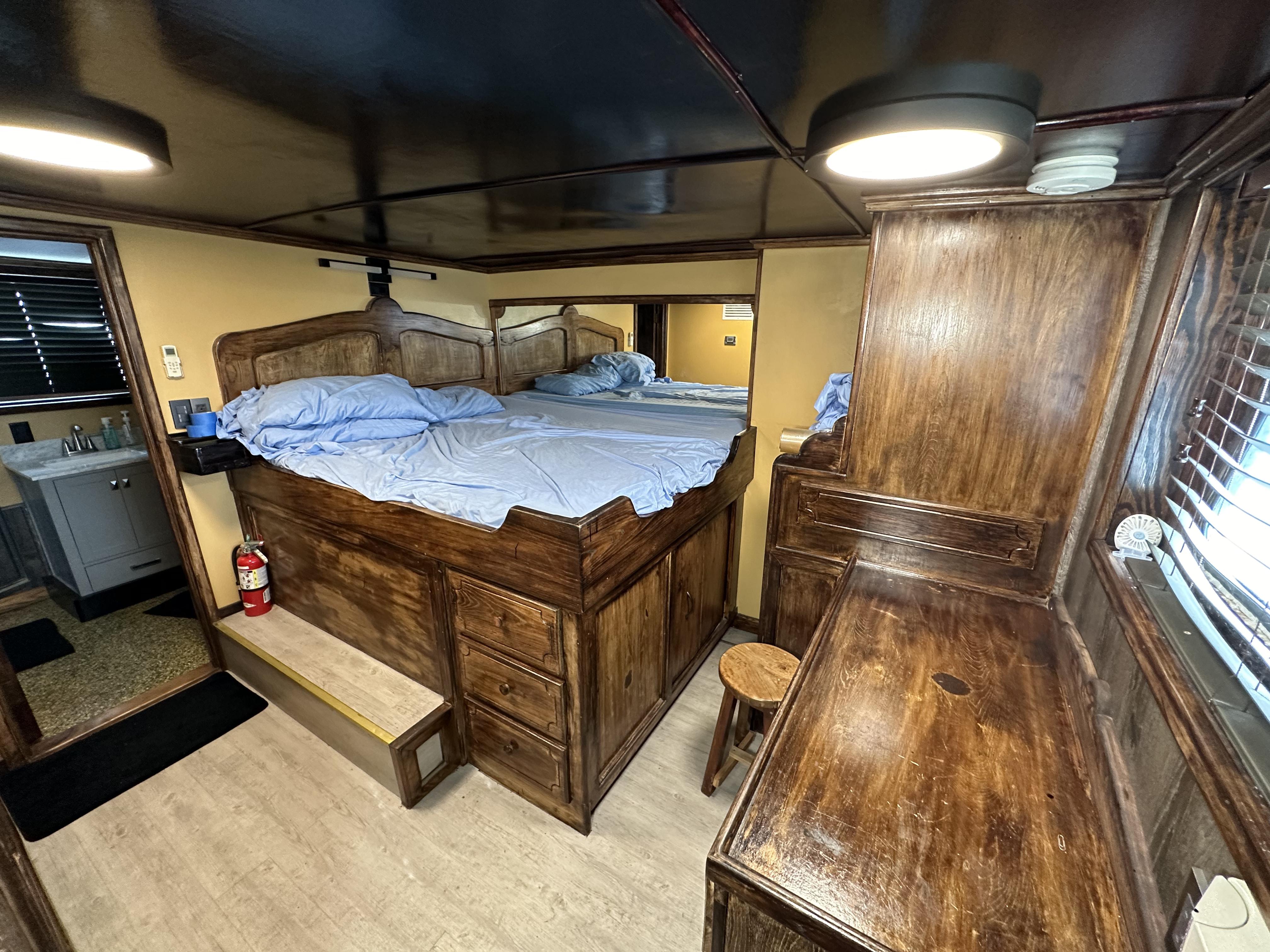 Custom-Dive Boat 1965-93 Dive Boat FL-US-9654997 | Thumbnail