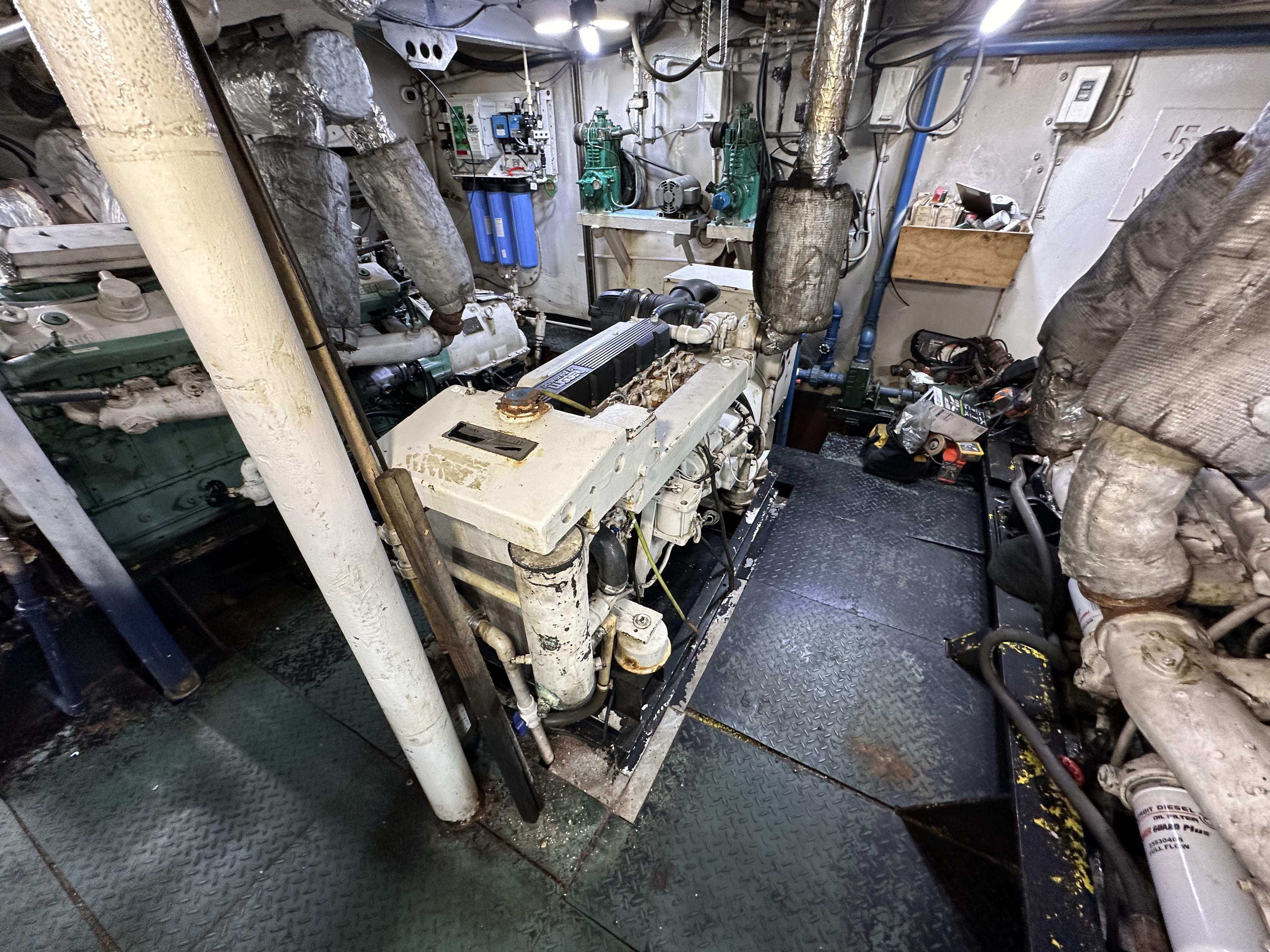 Custom-Dive Boat 1965-93 Dive Boat FL-US-9654997 | Thumbnail