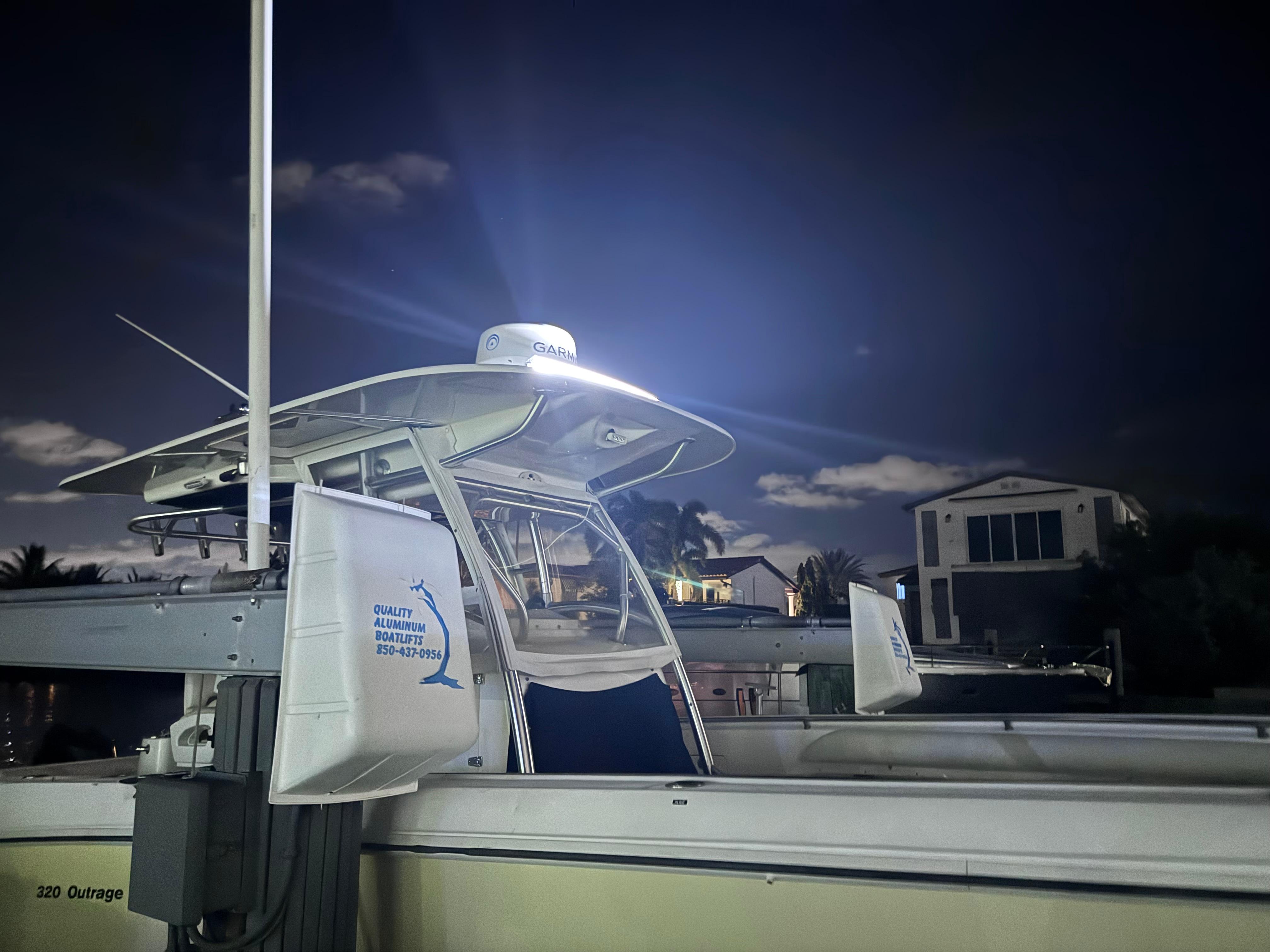 2008-boston-whaler-320-outrage-power-9794999-20250515082355416-1_XLARGE