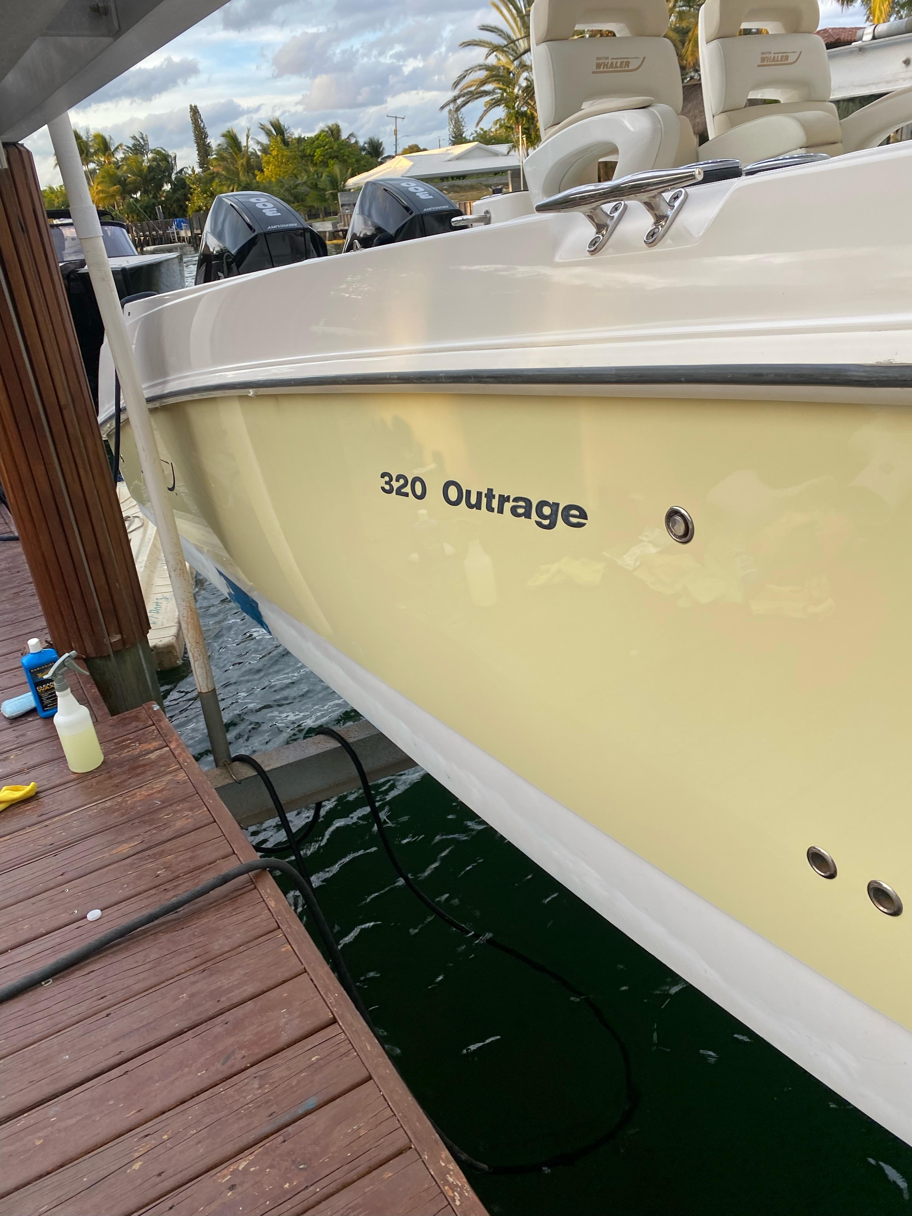2008-boston-whaler-320-outrage-power-9794999-20250515082430539-1_XLARGE