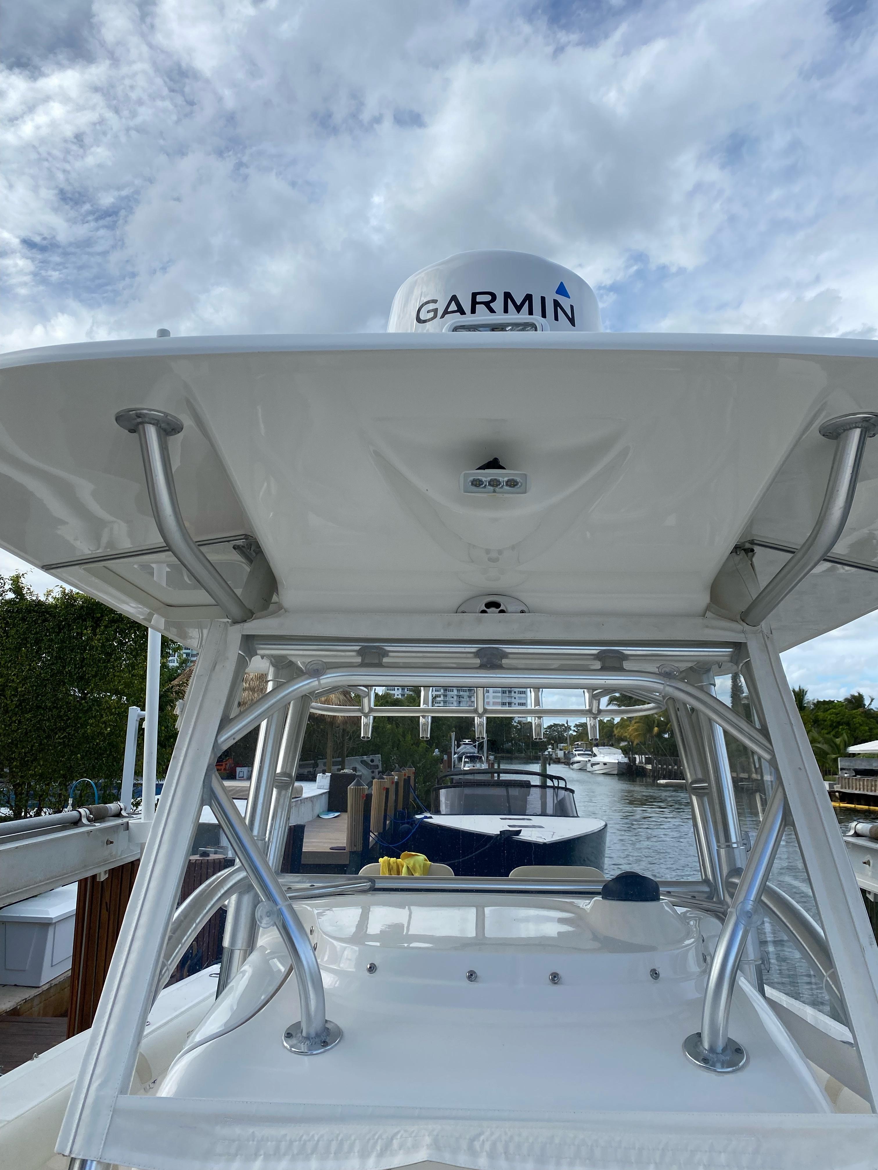 2008-boston-whaler-320-outrage-power-9794999-20250515082606568-1_XLARGE