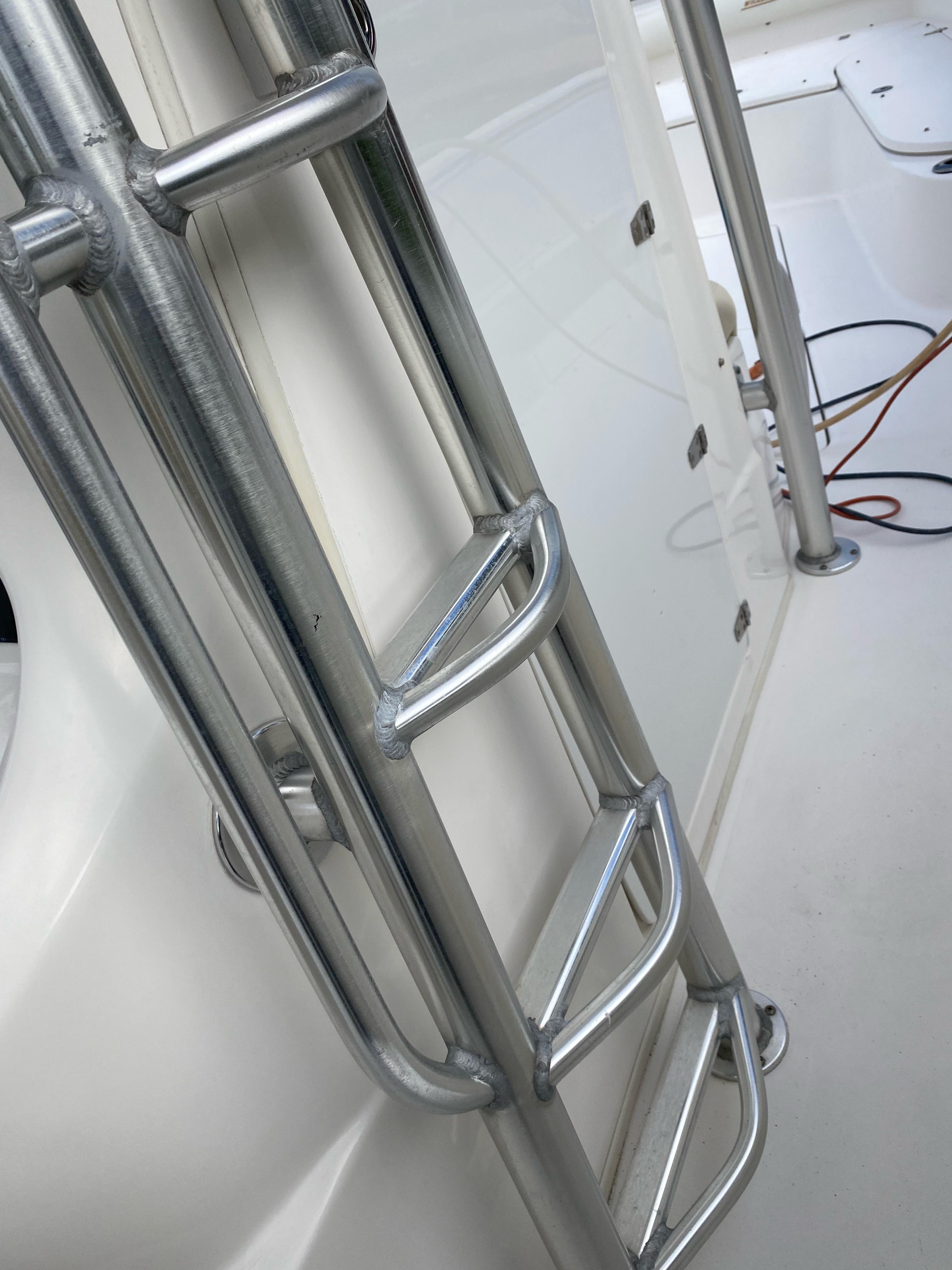 2008-boston-whaler-320-outrage-power-9794999-20250515082617345-1_XLARGE