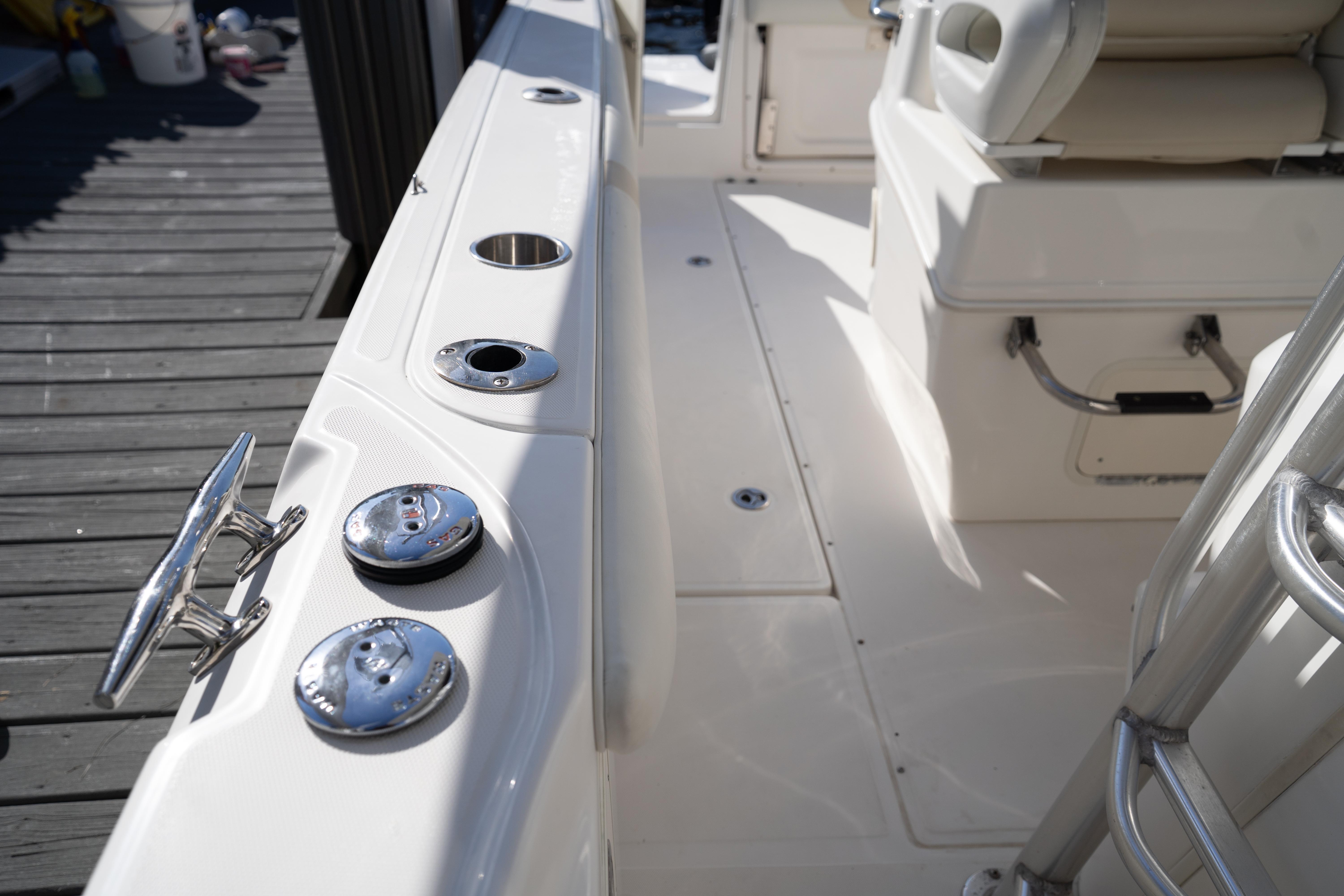 2008-boston-whaler-320-outrage-power-9794999-20250521061936033-1_XLARGE