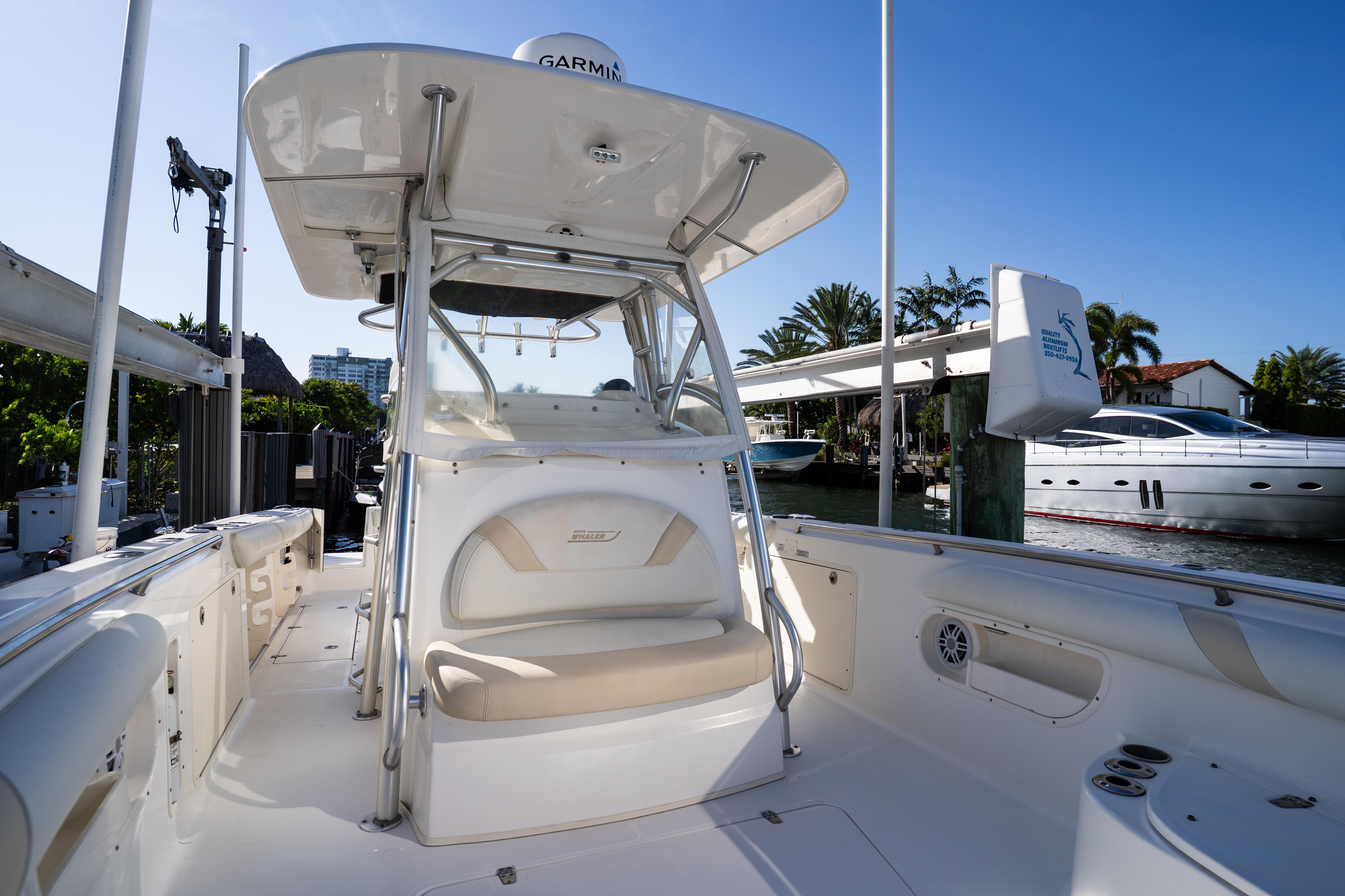 2008-boston-whaler-320-outrage-power-9794999-20250521062710882-1_XLARGE