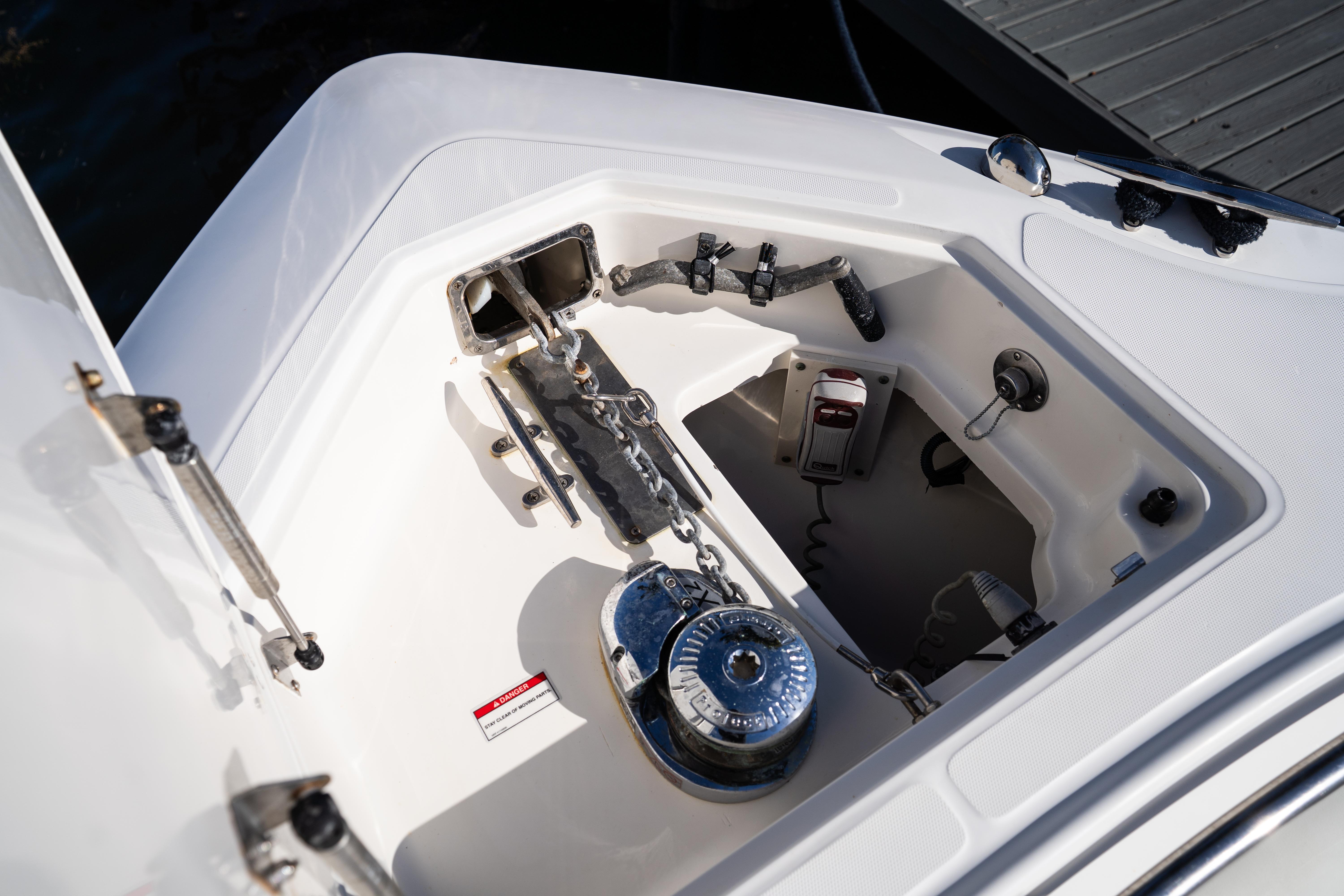2008-boston-whaler-320-outrage-power-9794999-20250521062718993-1_XLARGE