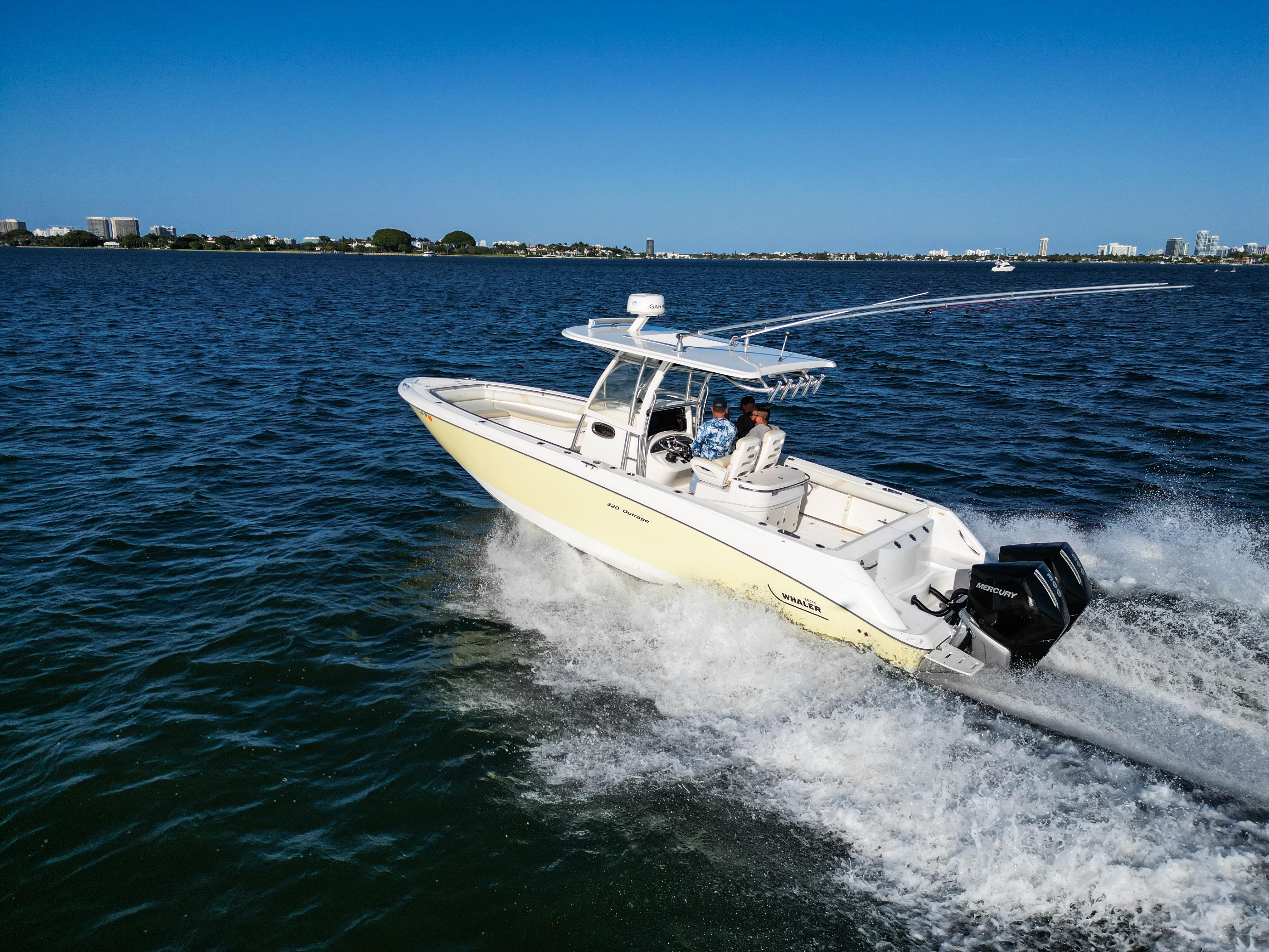 2008-boston-whaler-320-outrage-power-9794999-20250521063143684-1_XLARGE