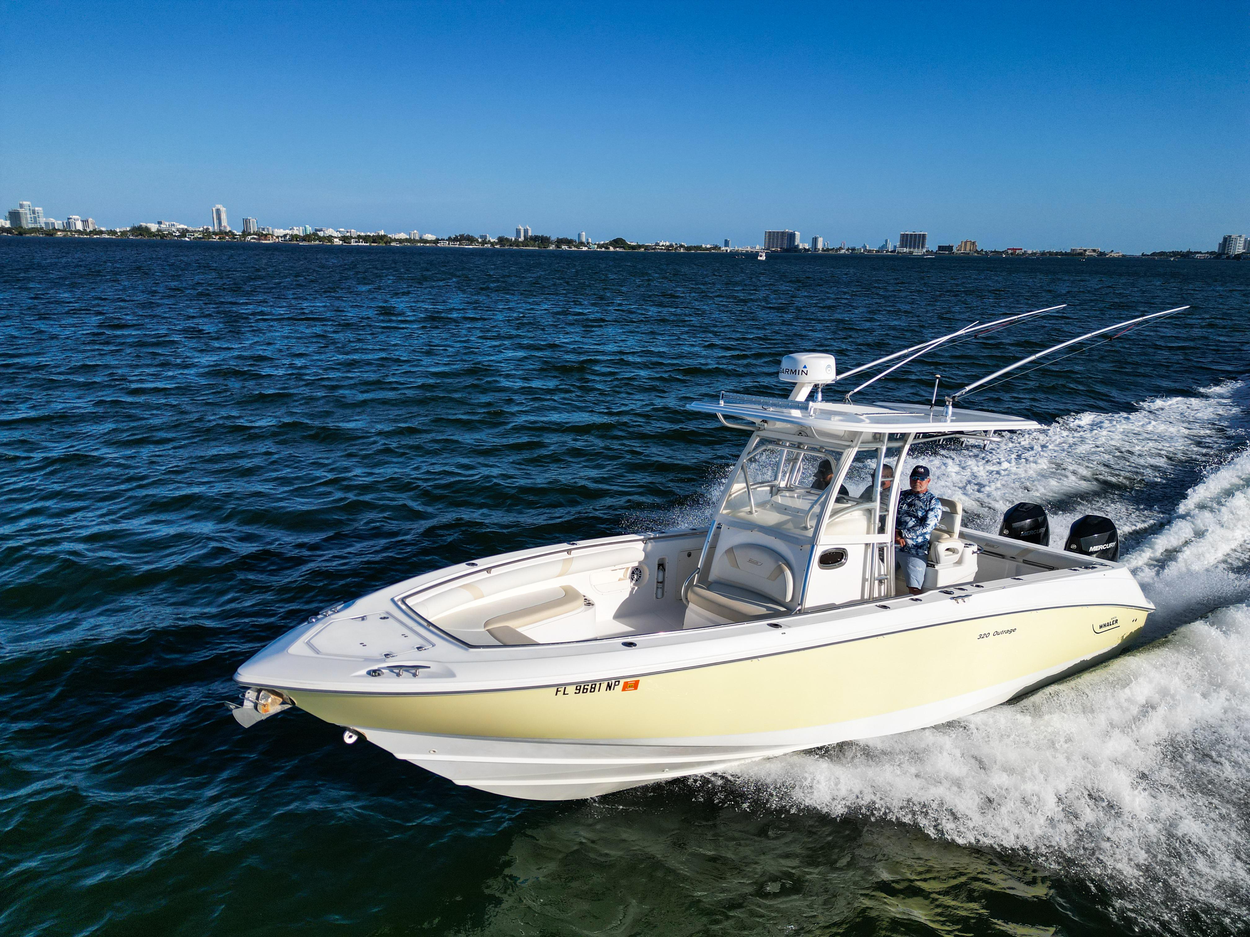 2008-boston-whaler-320-outrage-power-9794999-20250521063150534-1_XLARGE