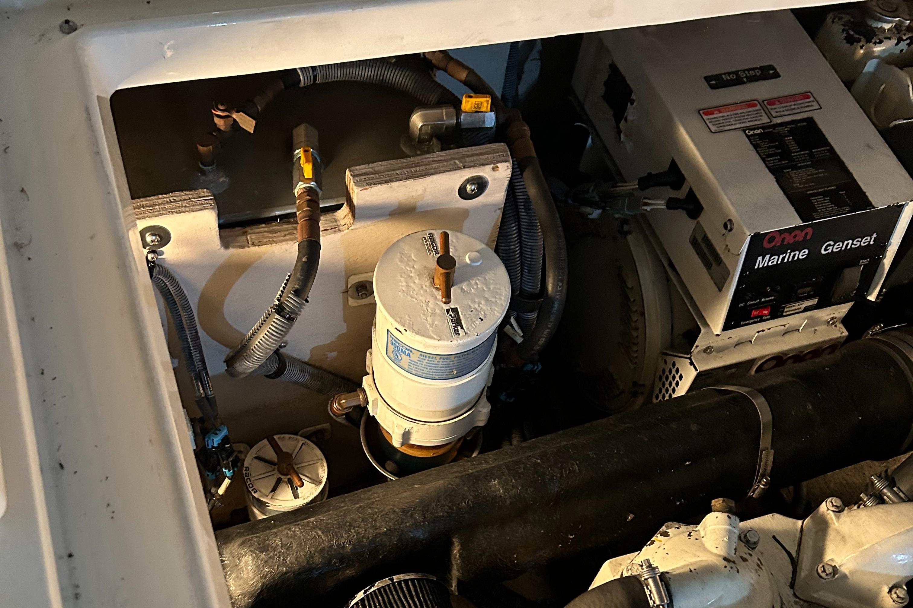 2005-sea-ray-390-sundancer-power-9590501-20241022114720936-1_XLARGE