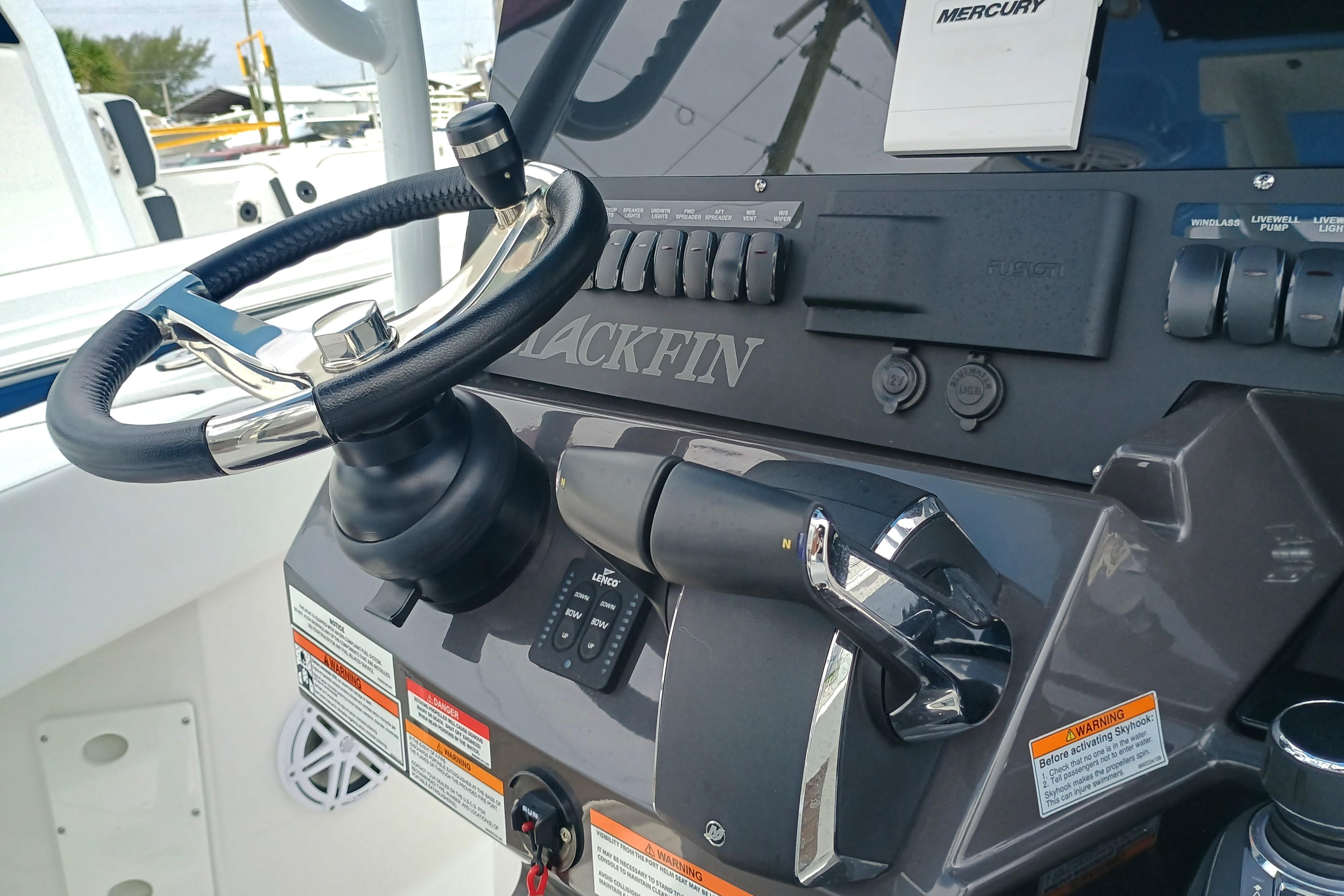 2025-blackfin-272-cc-power-9780501-20250605084836327-1_XLARGE