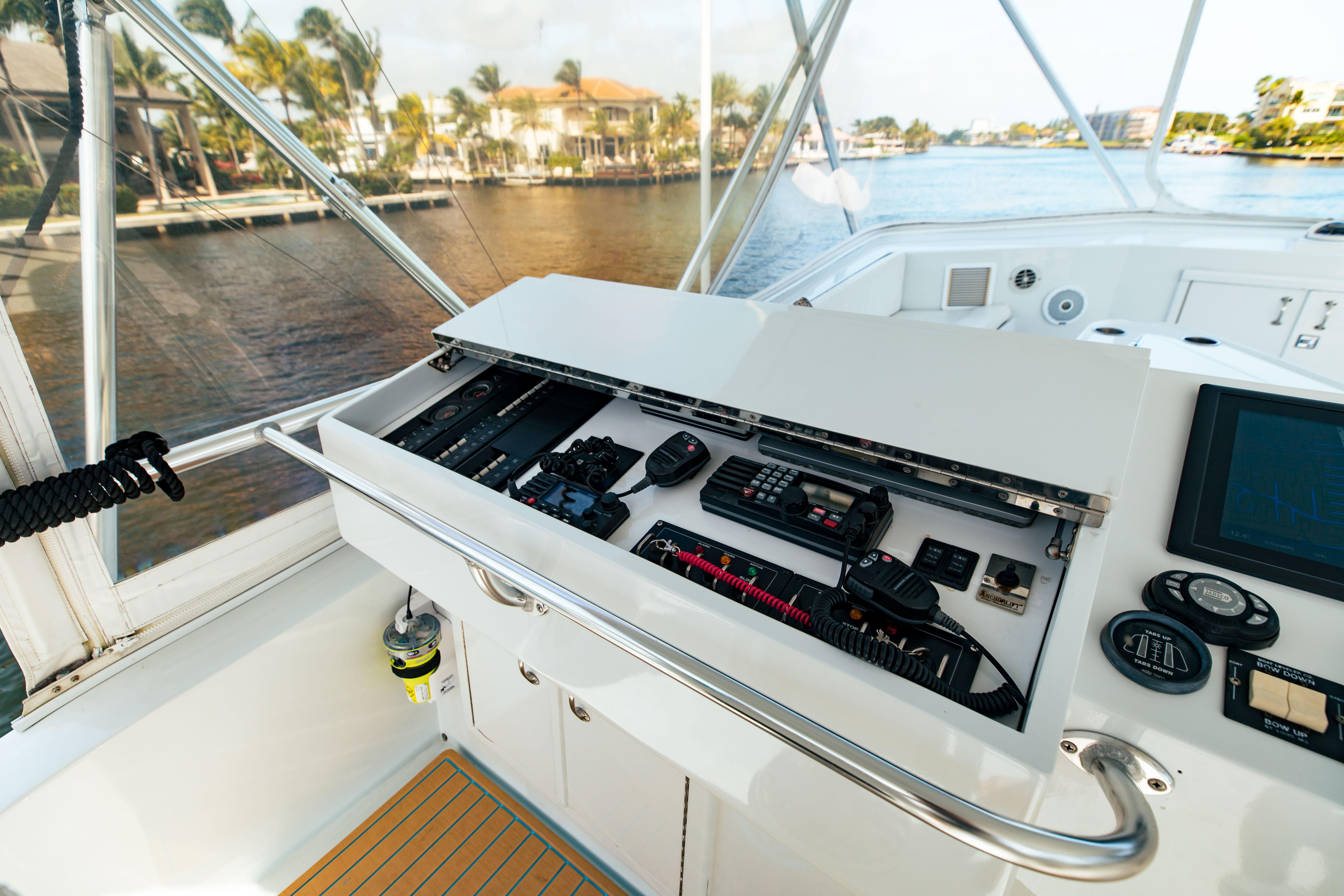 1985 55 Hatteras Flybridge (8)