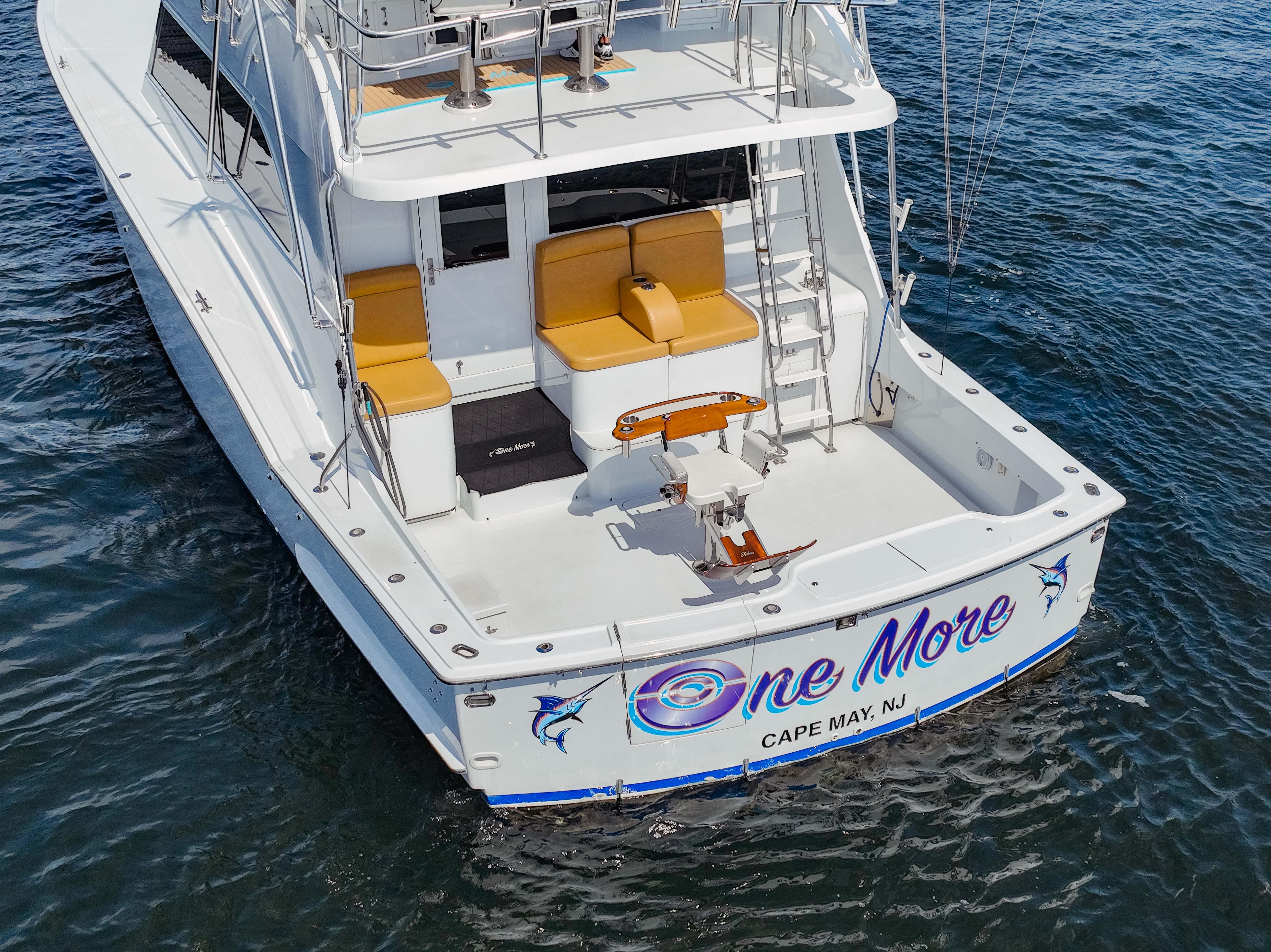 1985 55 Hatteras Transom (2)