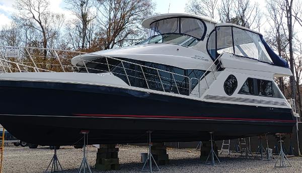 Photo of 2006 Bluewater Yachts 52'