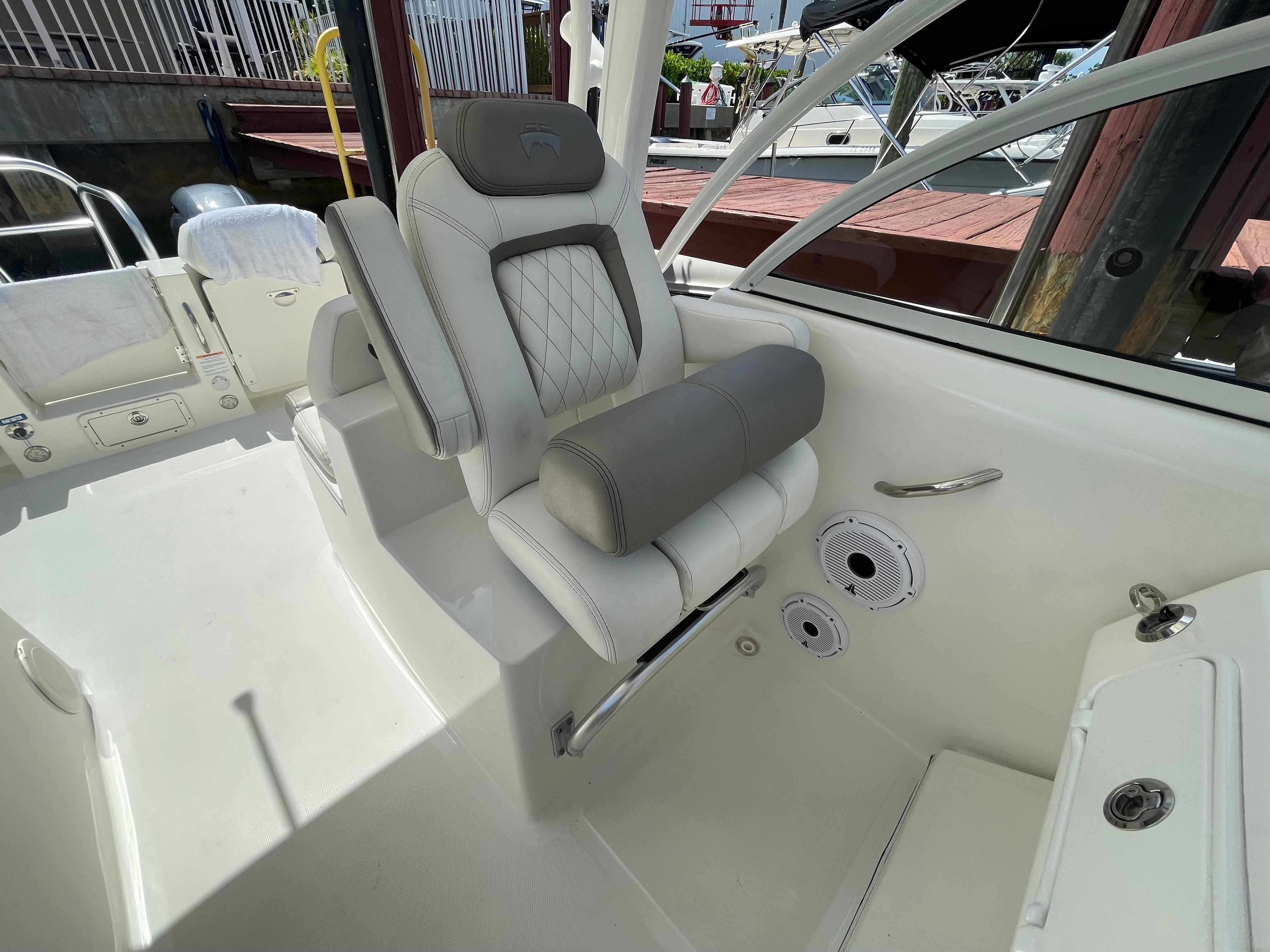 2022-world-cat-255-dc-power-9450518-20240701114953997-1_XLARGE