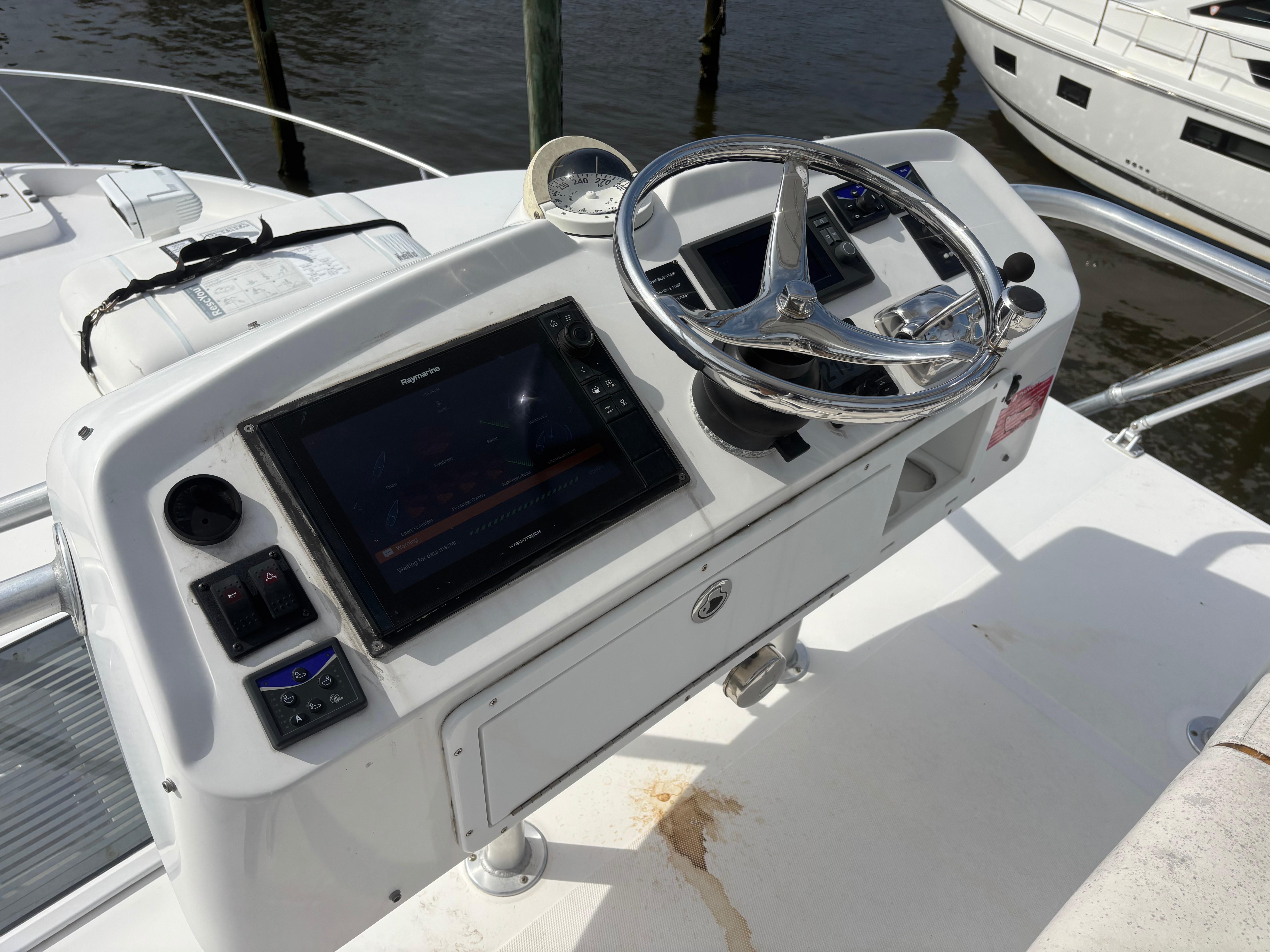 2011-luhrs-37-canyon-ips-power-9710502-974983854-0-100320251433-58