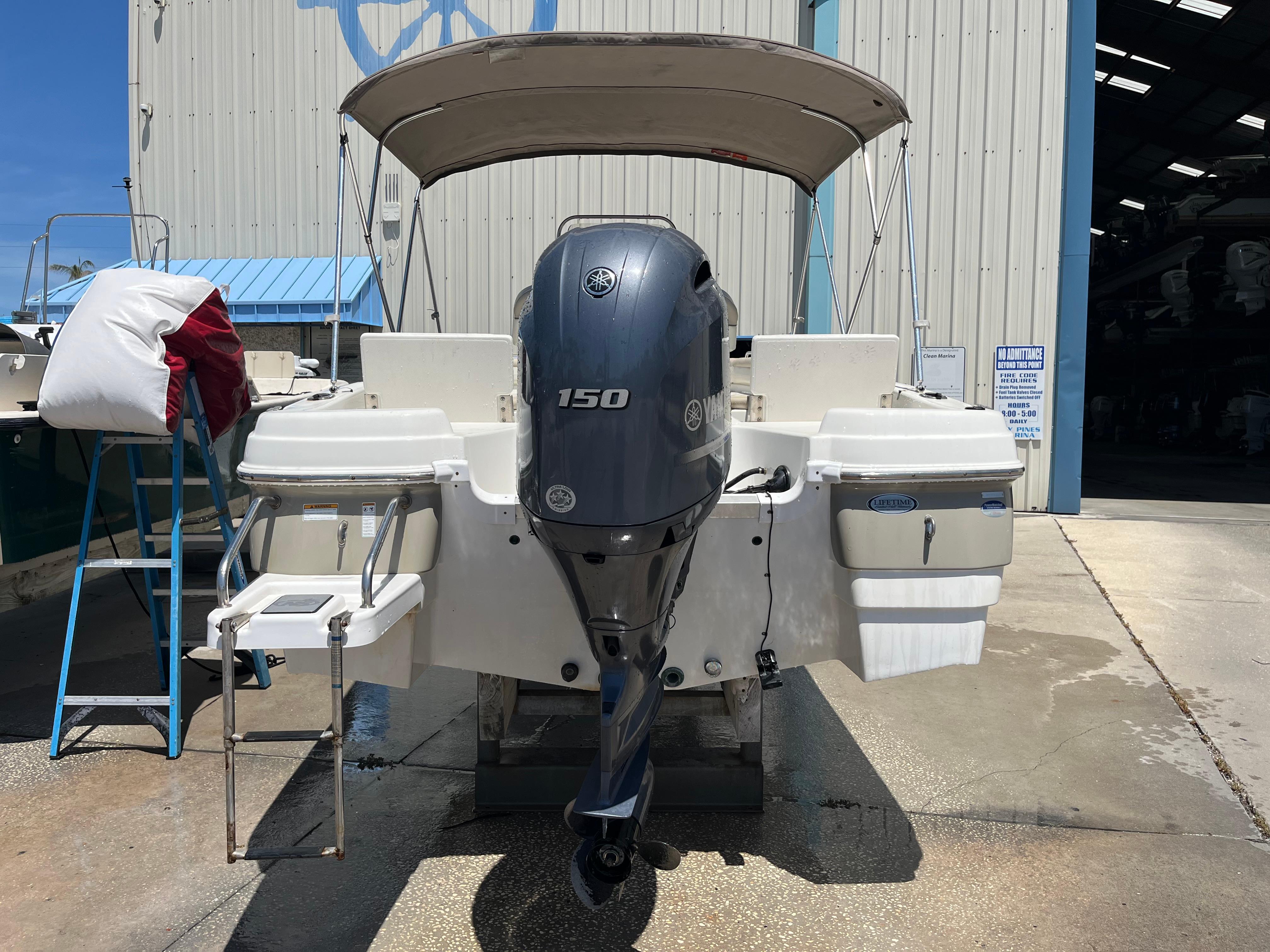 2016 Nauticstar 211 Angler-3