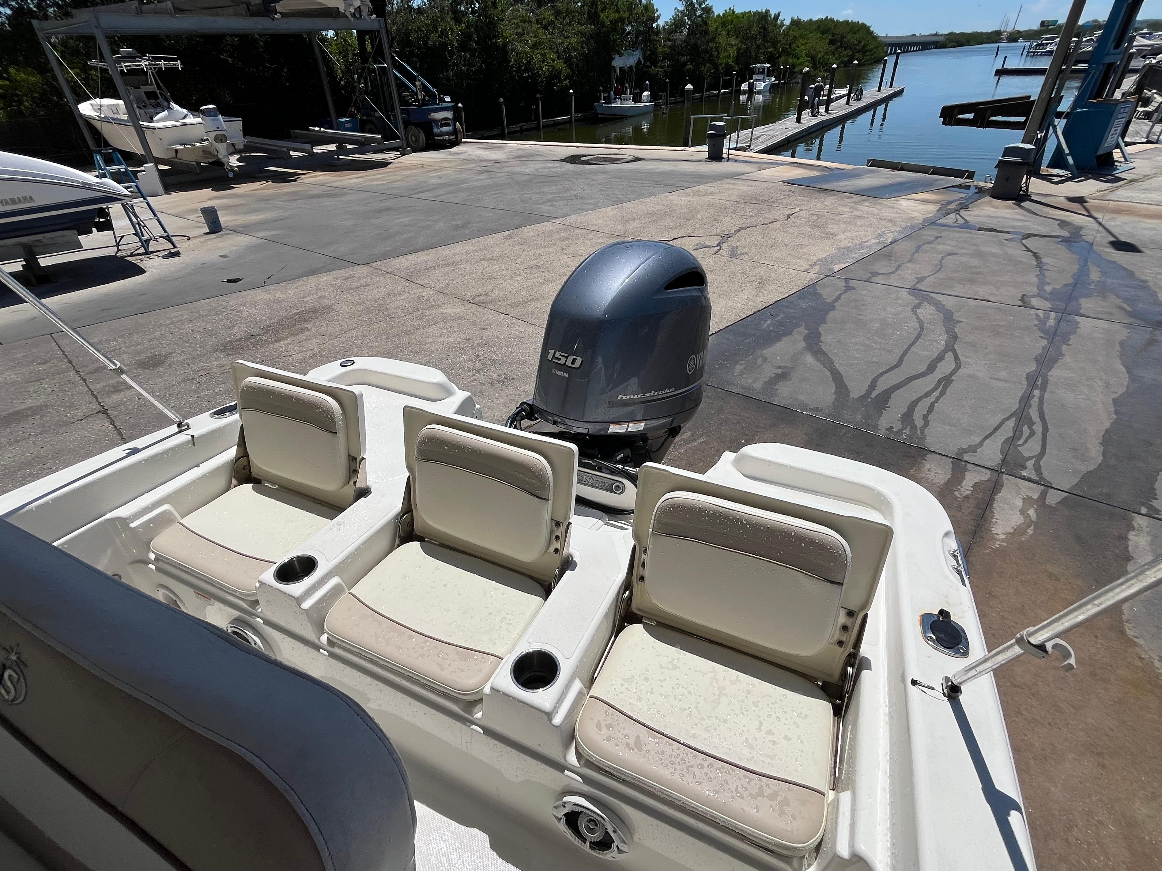 2016 Nauticstar 211 Angler-6