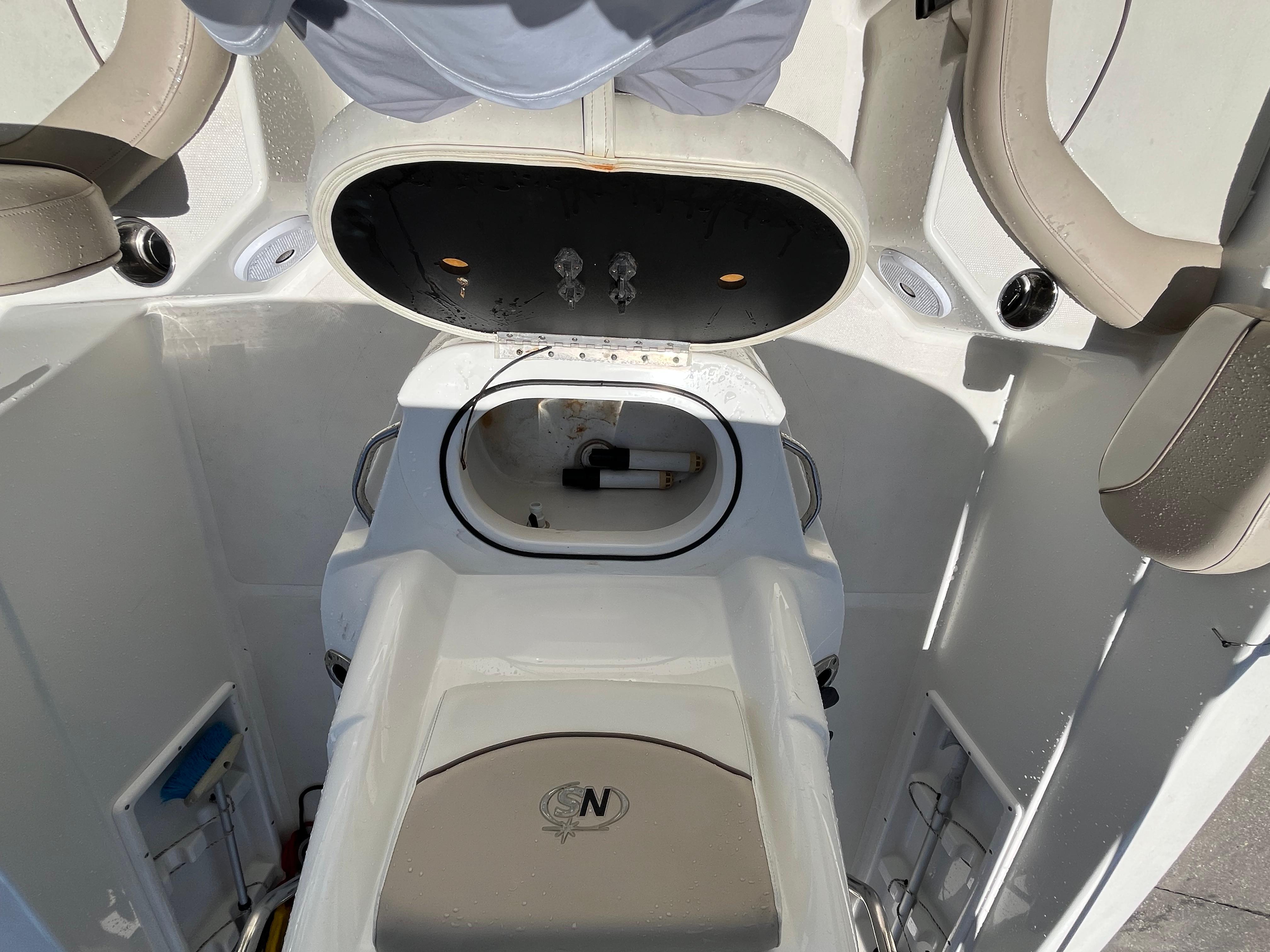 2016 Nauticstar 211 Angler-7