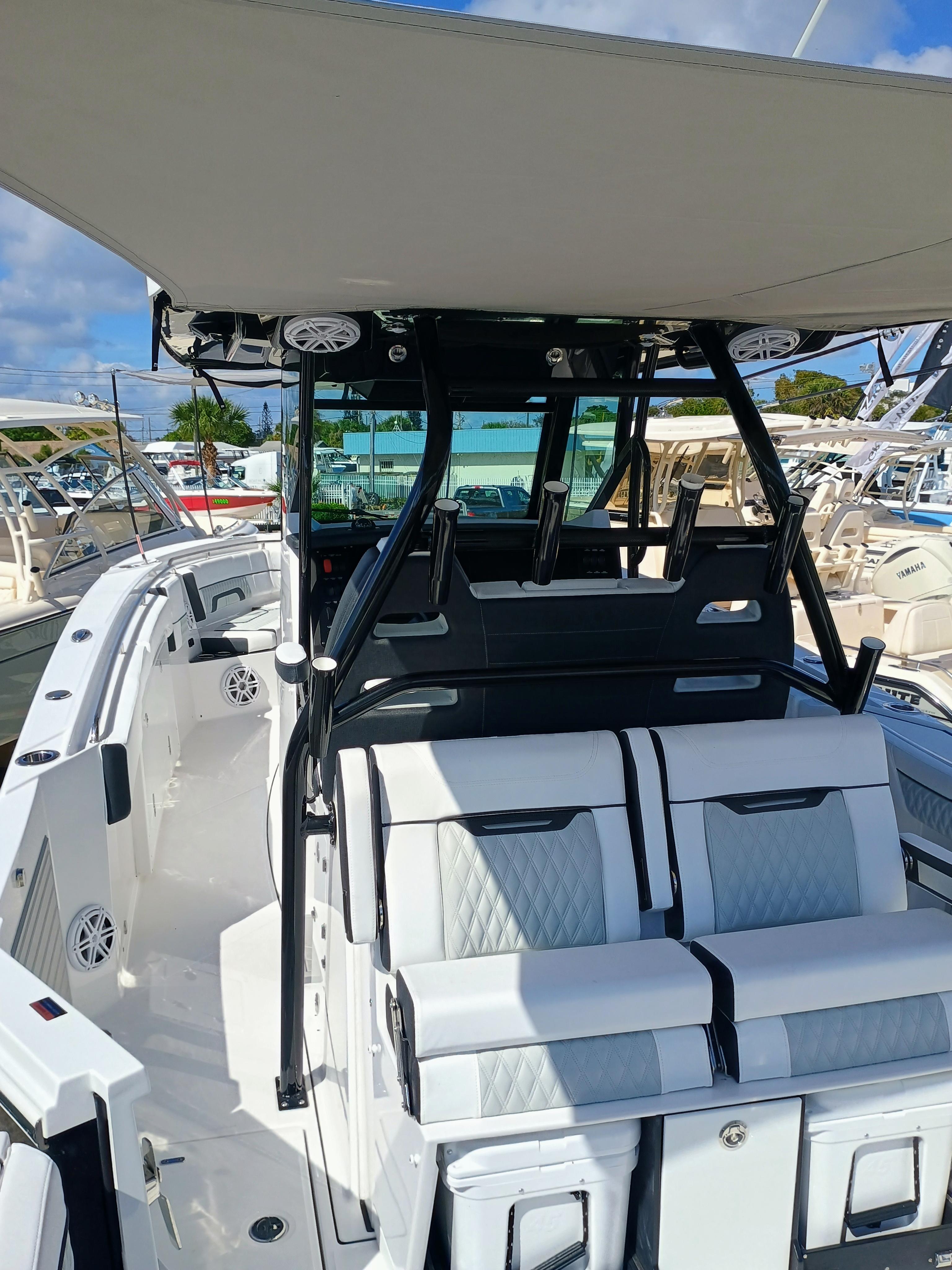 Blackfin-332 CC 2025-332-299 FL-US-9780528 | Thumbnail