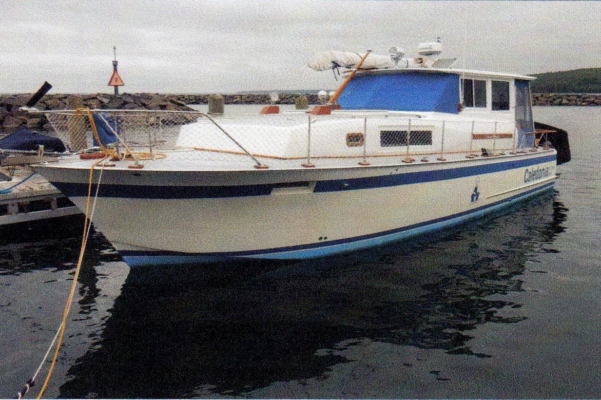 1966 Chris-Craft Roamer Hardtop Cruiser Belfast, Maine - Gray and Gray  Yachts