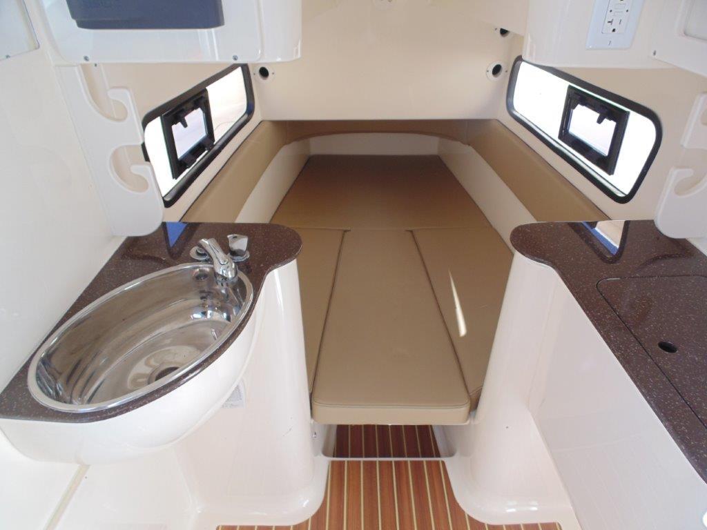 Scout 35 - Cabin sink & berth