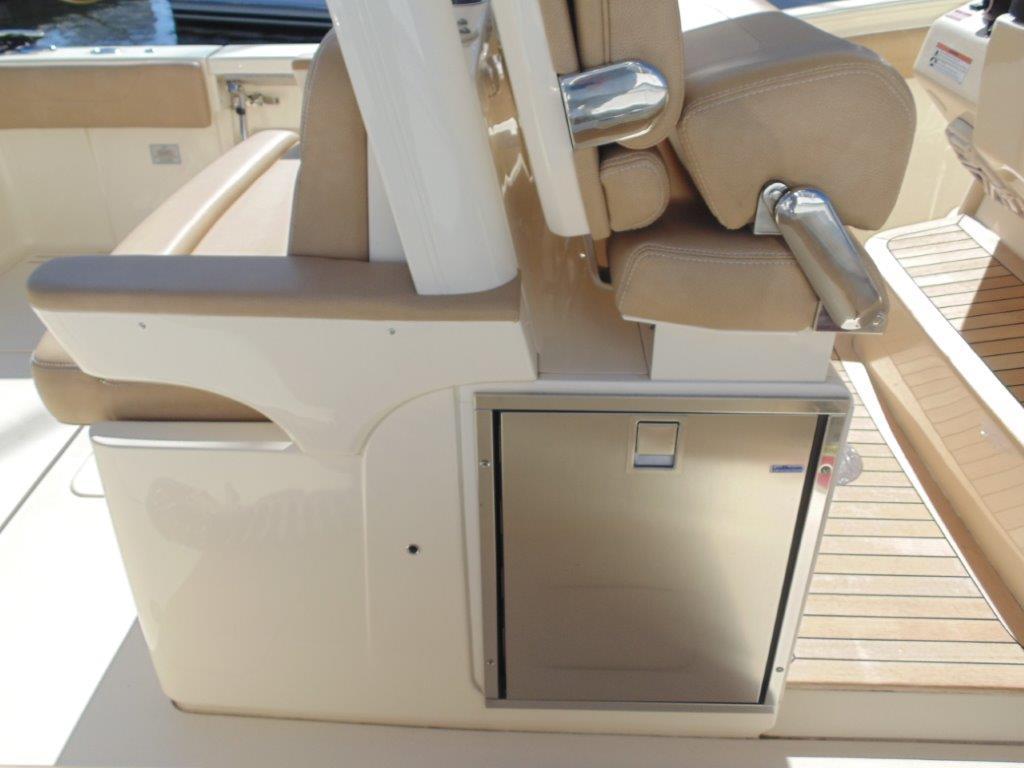 Scout 35 - Port Side Helm Seating