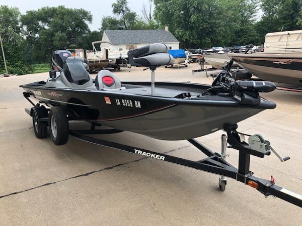 2014 Tracker Boats boat for sale, model of the boat is Pro Team 190 & Image # 8 of 23