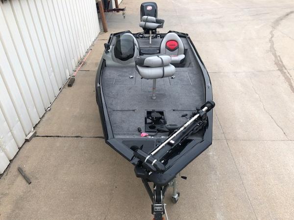 2014 Tracker Boats boat for sale, model of the boat is Pro Team 190 & Image # 21 of 23