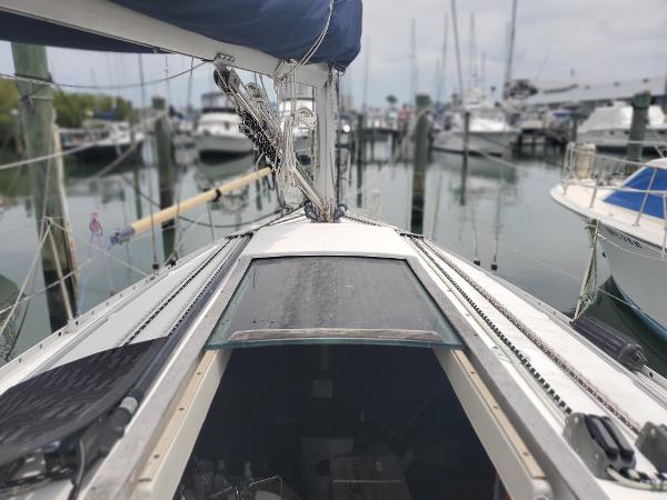 31' Beneteau, Listing Number 100916396, - Photo No. 3