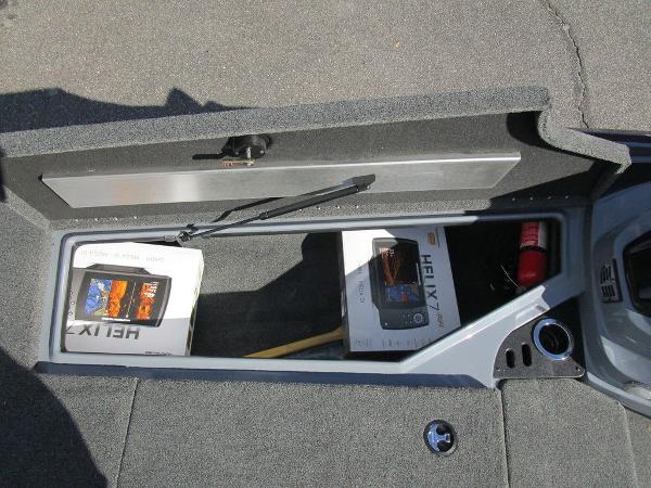 2021 Nitro boat for sale, model of the boat is Z18 Pro & Image # 22 of 46