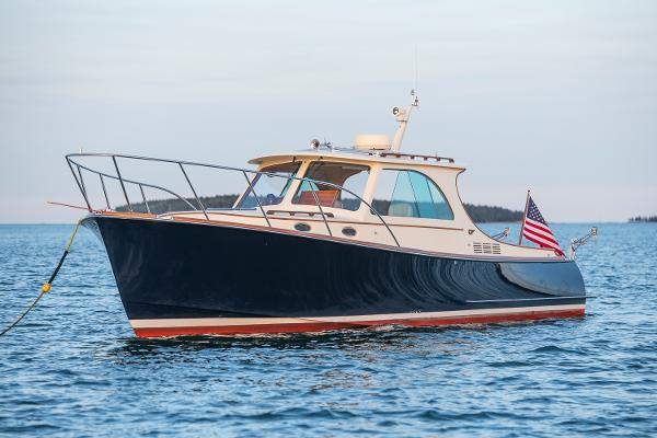 Photo of 2010 Hinckley 37'