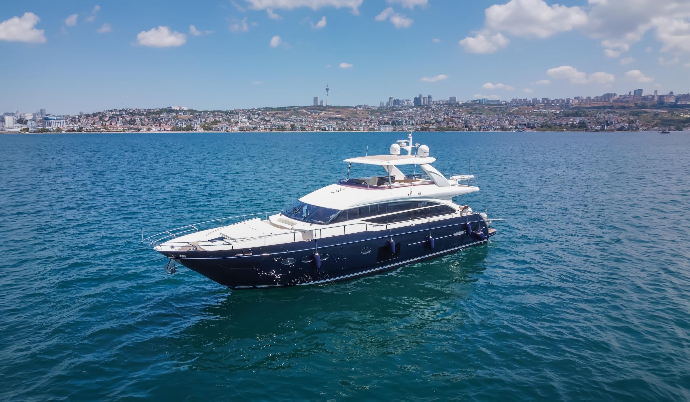  Princess Flybridge 82 Motor Yacht 2014 for sale in Istanbul 