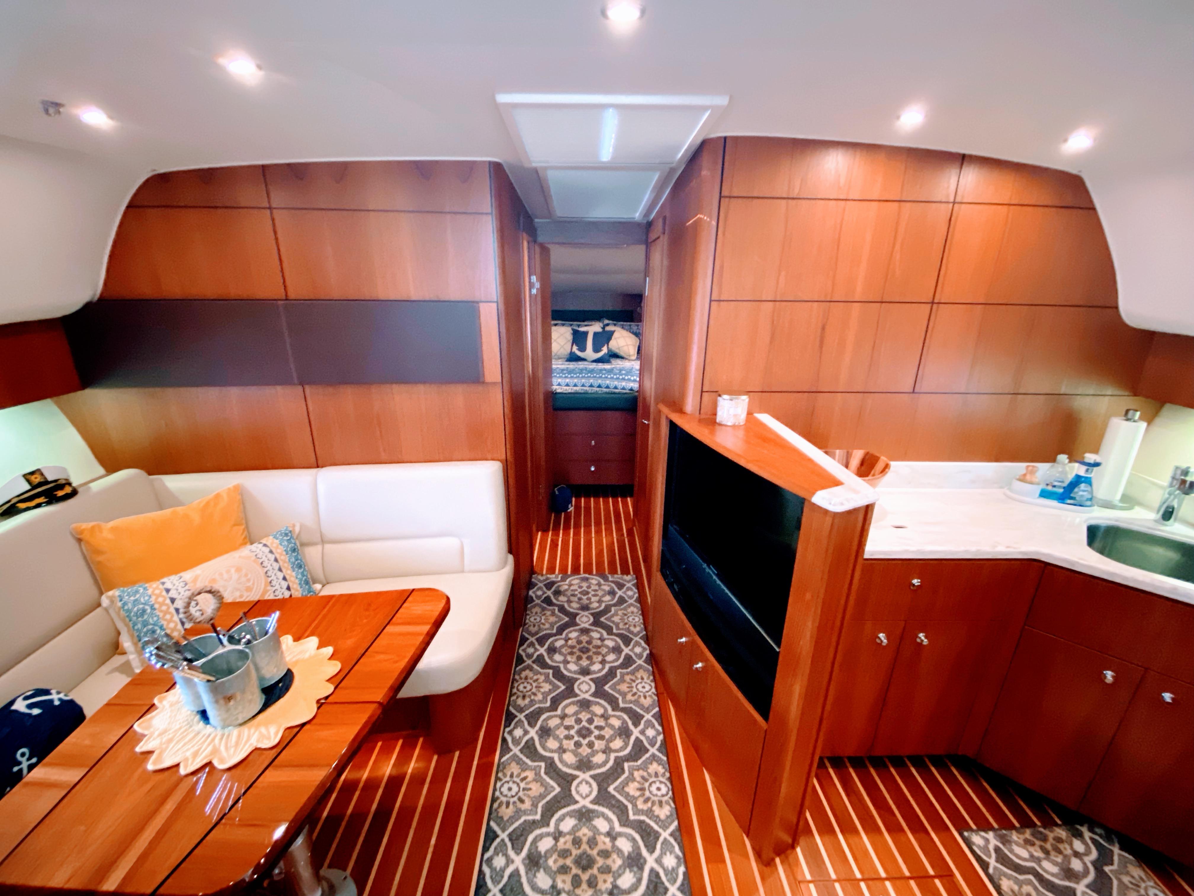 Tiara Yachts 4300 Open 2014 "Oz's Ark" HMY Yachts