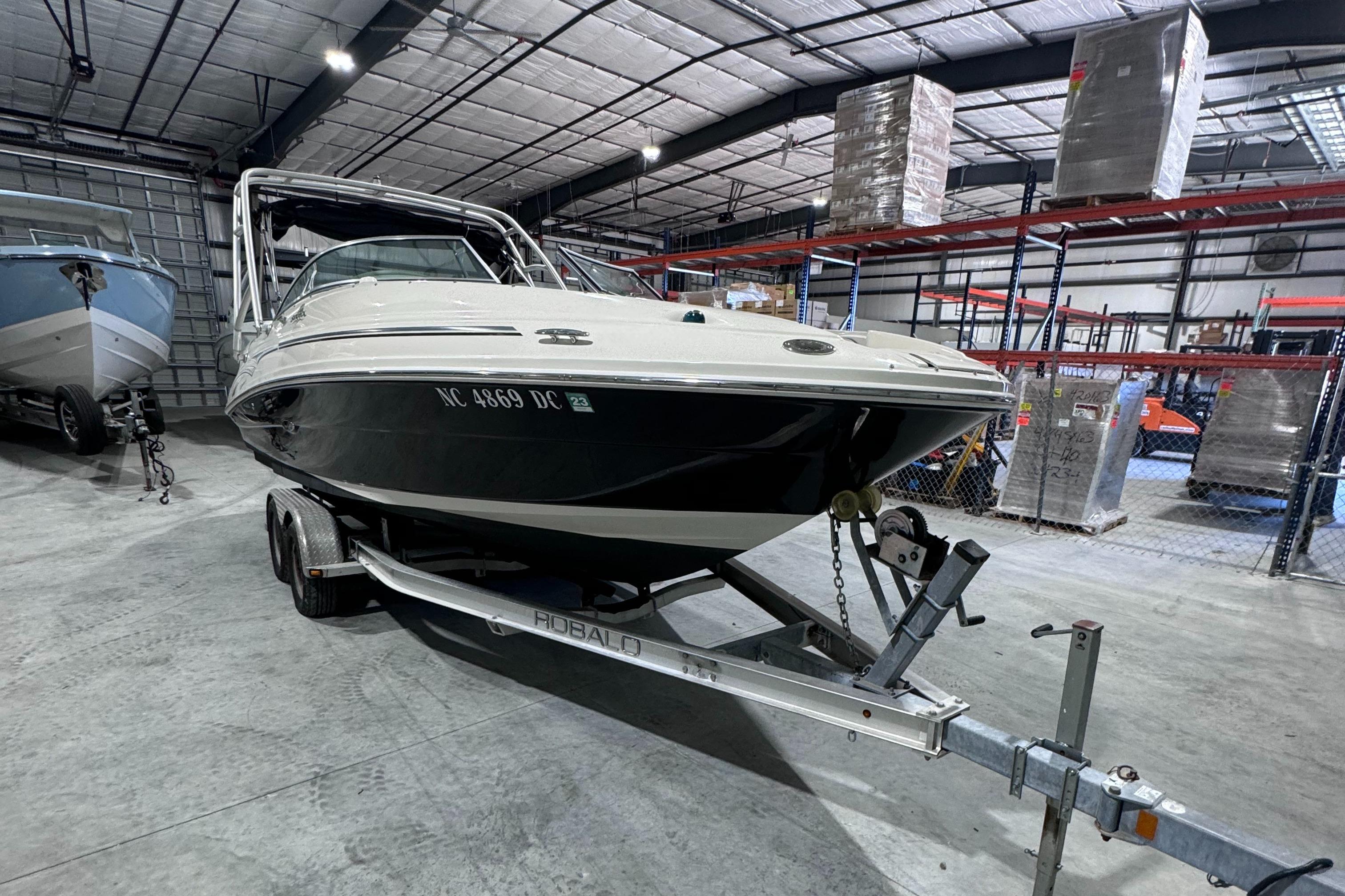 2005 Sea Ray 220 Sundeck