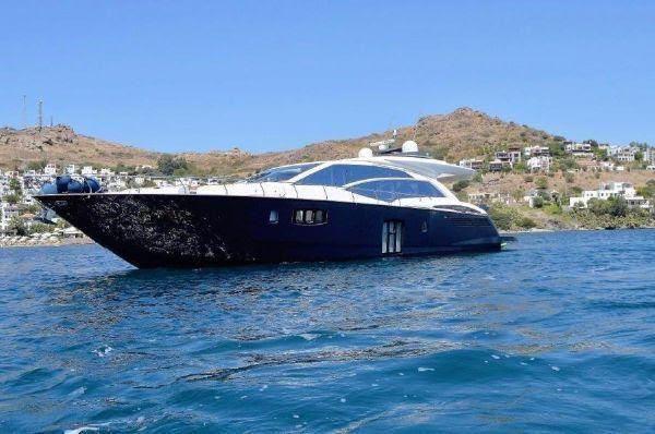 Photo of 2012 Absolute 70'