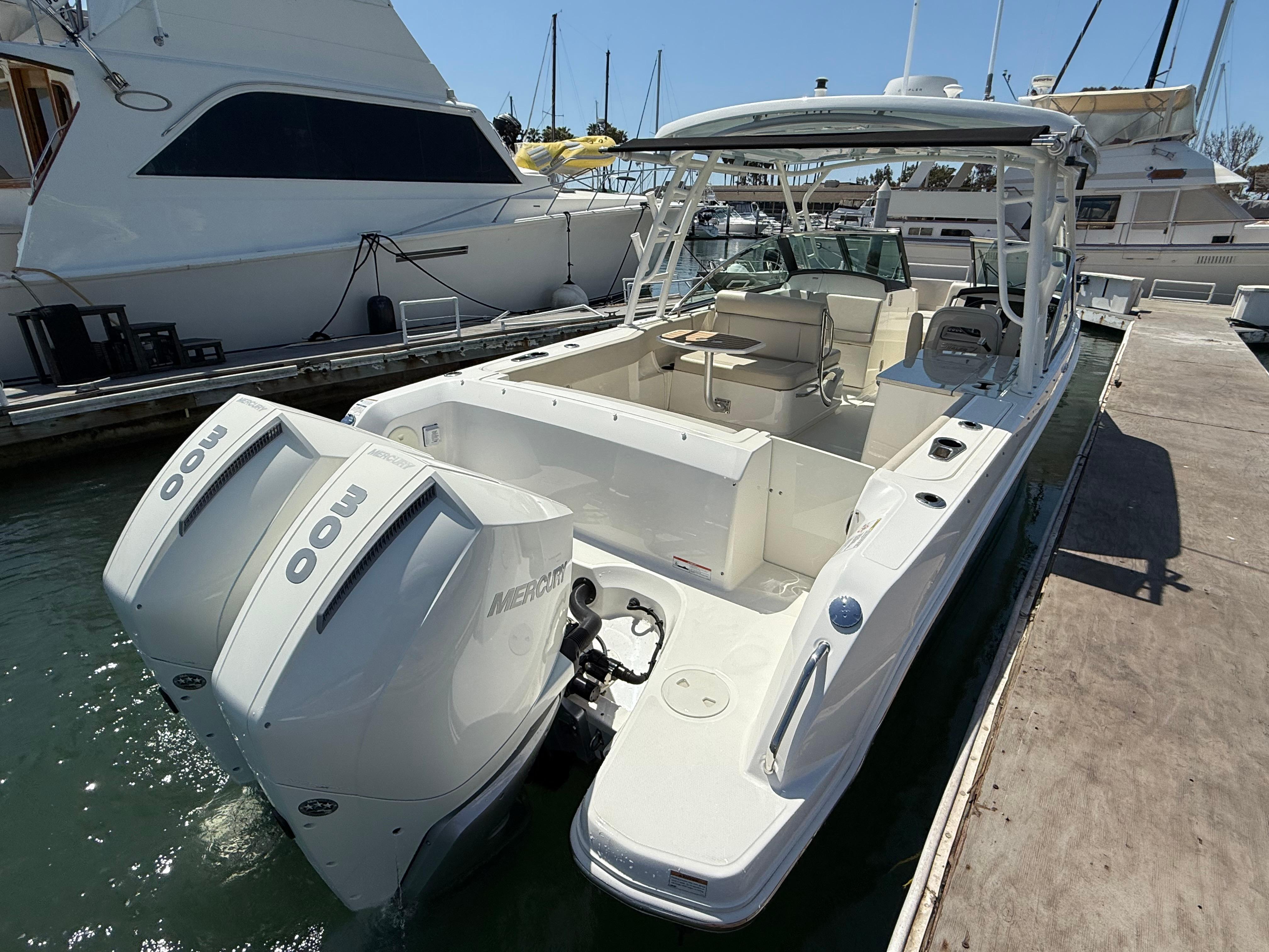 2020 Boston Whaler 270 Vantage #TBRL0785 inventory image at Sun Country Marine Group, Newport Beach 2020 Boston Whaler 270 Vantage #TBRL0785 inventory image at Sun Country Marine Group, Newport Beach