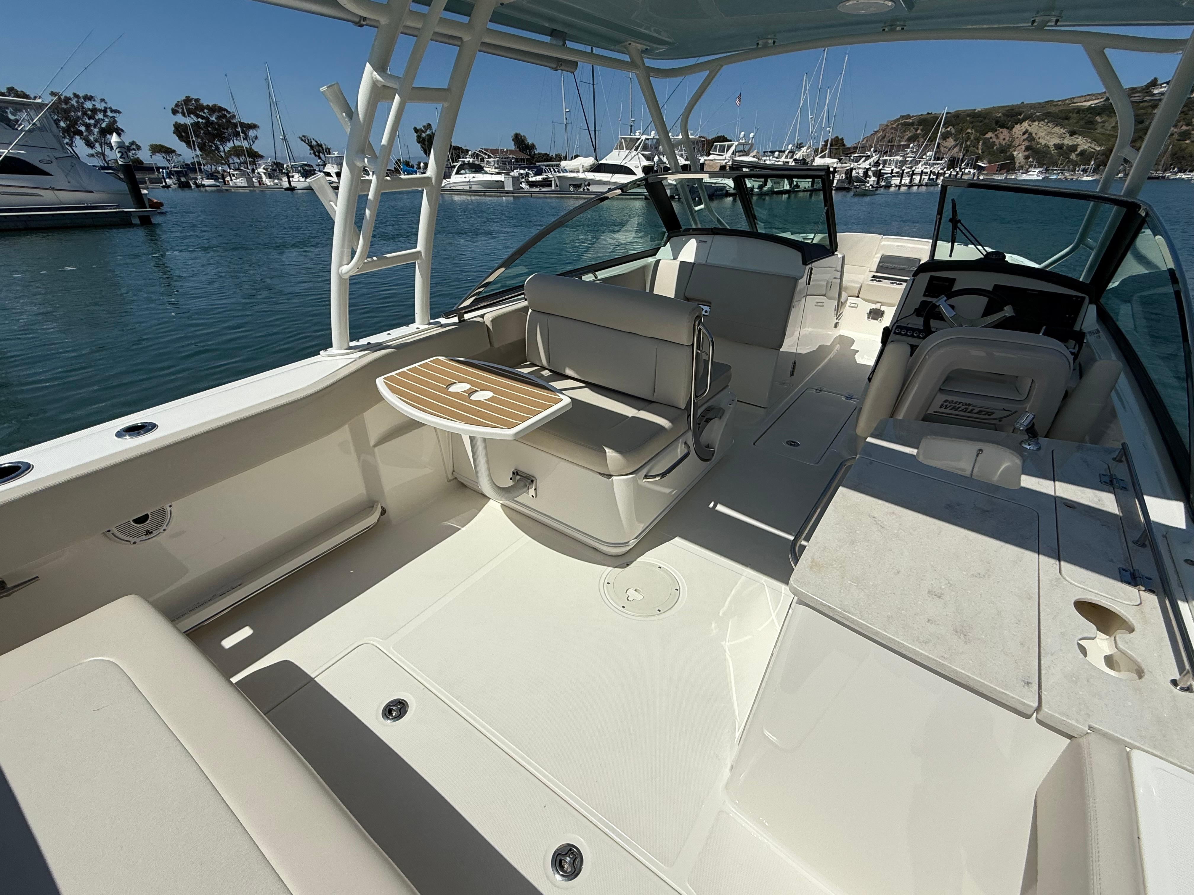 2020 Boston Whaler 270 Vantage #TBRL0785 inventory image at Sun Country Marine Group, Newport Beach 2020 Boston Whaler 270 Vantage #TBRL0785 inventory image at Sun Country Marine Group, Newport Beach