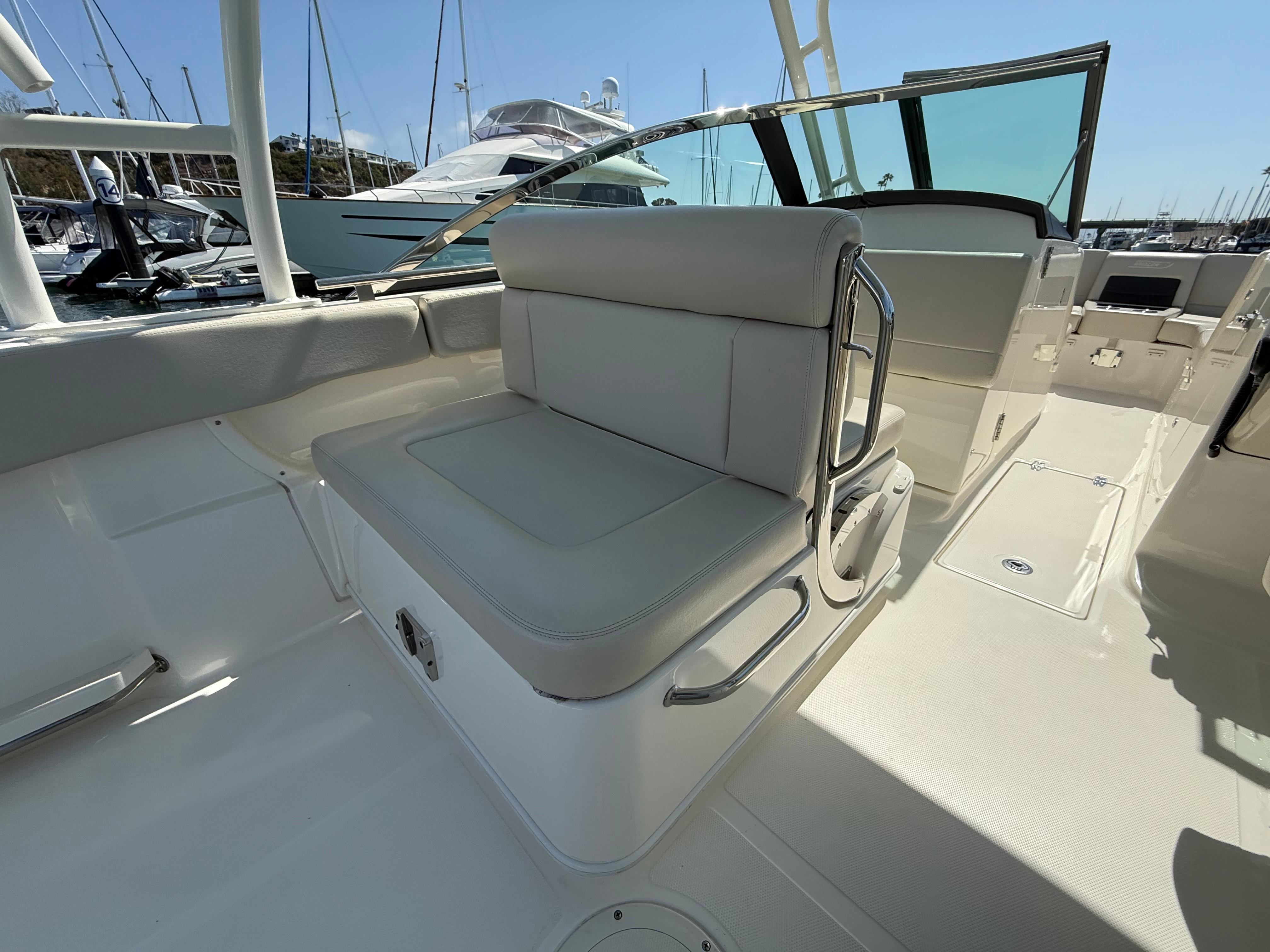 2020 Boston Whaler 270 Vantage #TBRL0785 inventory image at Sun Country Marine Group, Newport Beach 2020 Boston Whaler 270 Vantage #TBRL0785 inventory image at Sun Country Marine Group, Newport Beach